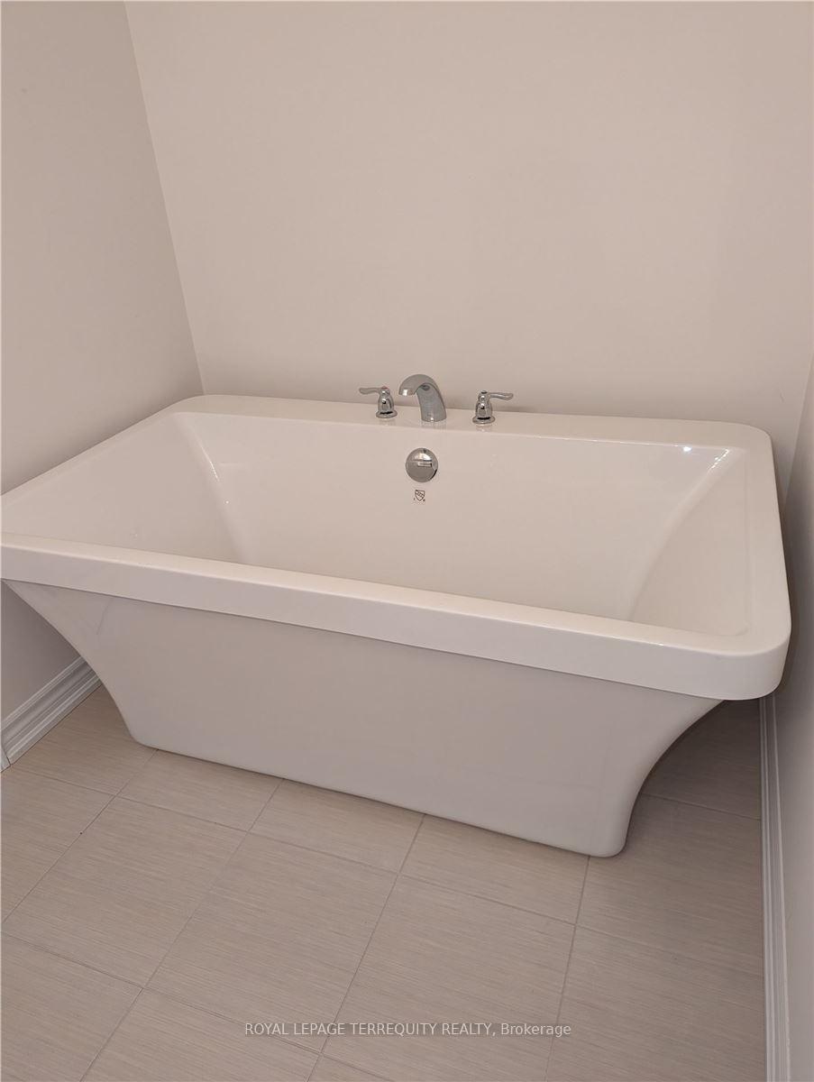 Photo 27 of 1094 Skyridge Boulevard, Pickering, Rural Pickering — HOMEH