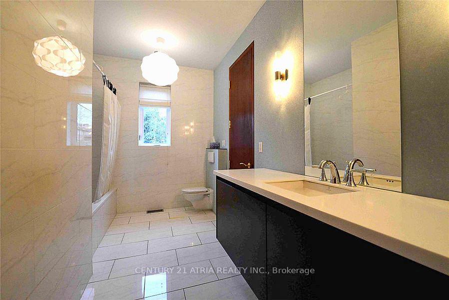 Photo 15 of 1950 Fairport Road, Pickering, Dunbarton — HOMEH