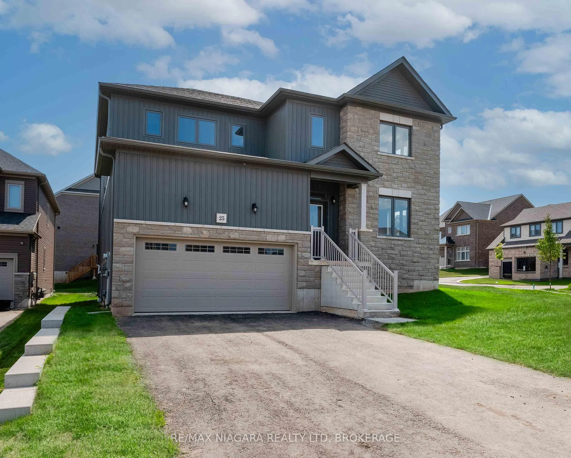 Front of 25 Oriole Crescent