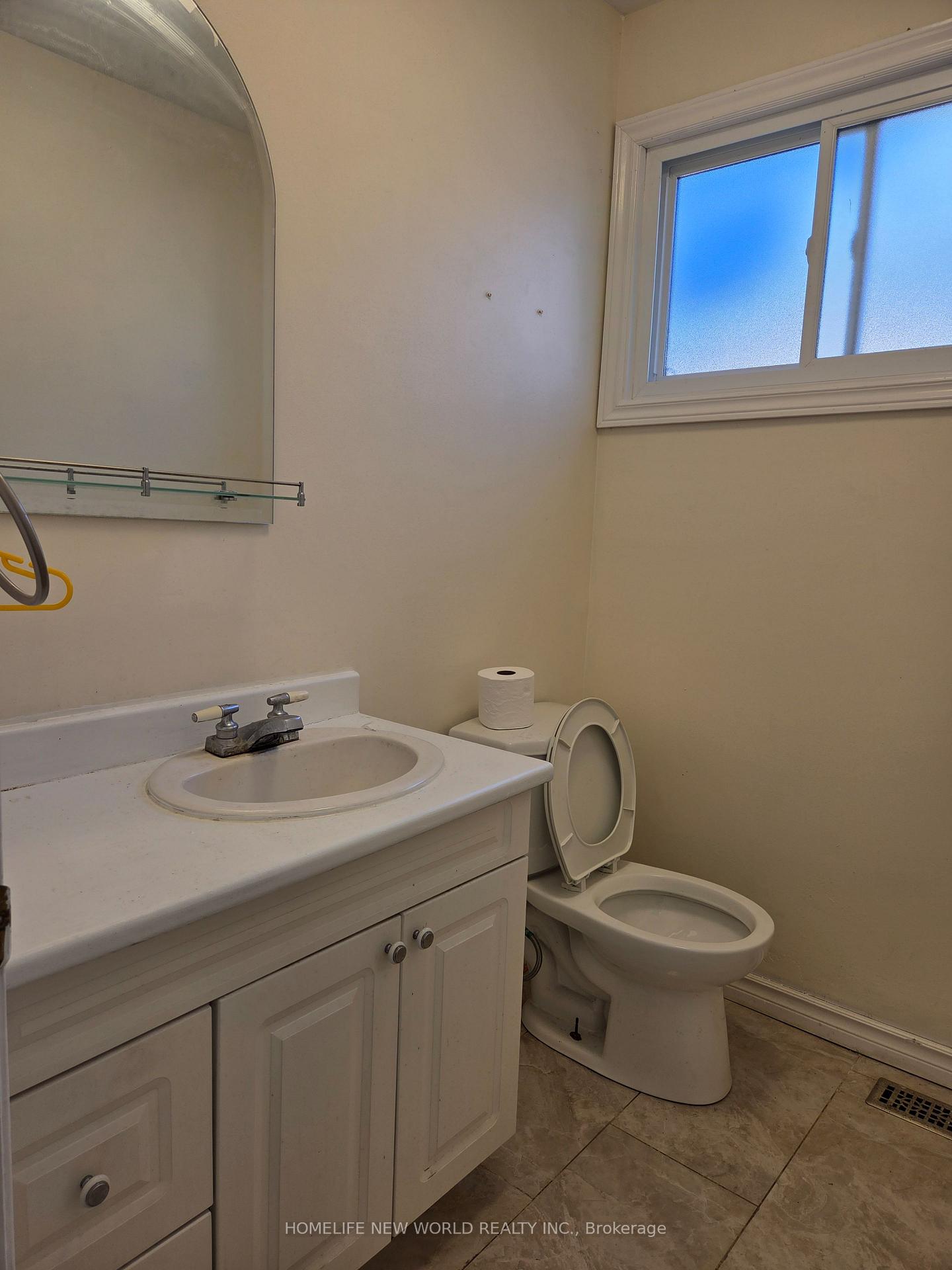 Photo 18 of 46 O'Neil Crescent, Quinte West, Trenton Ward — HOMEH