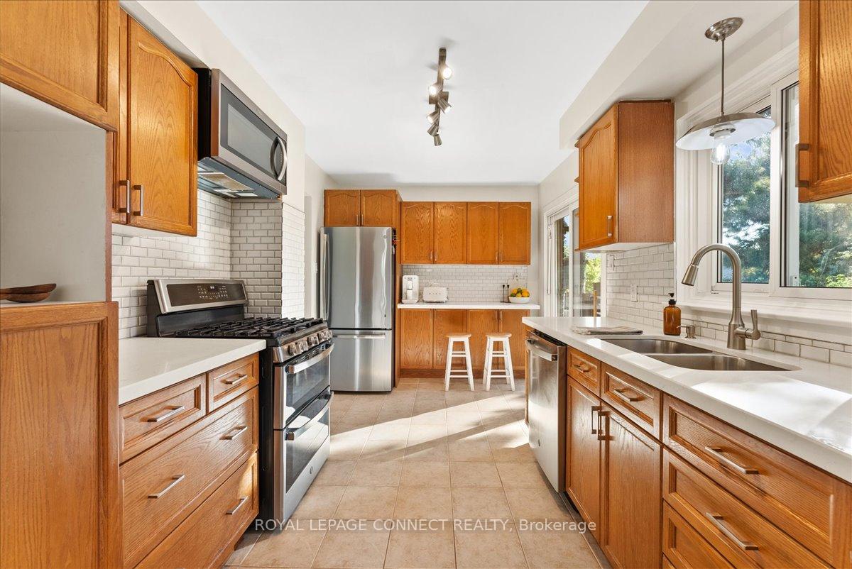 Photo 11 of 1800 Shadybrook Drive, Pickering, Amberlea — HOMEH