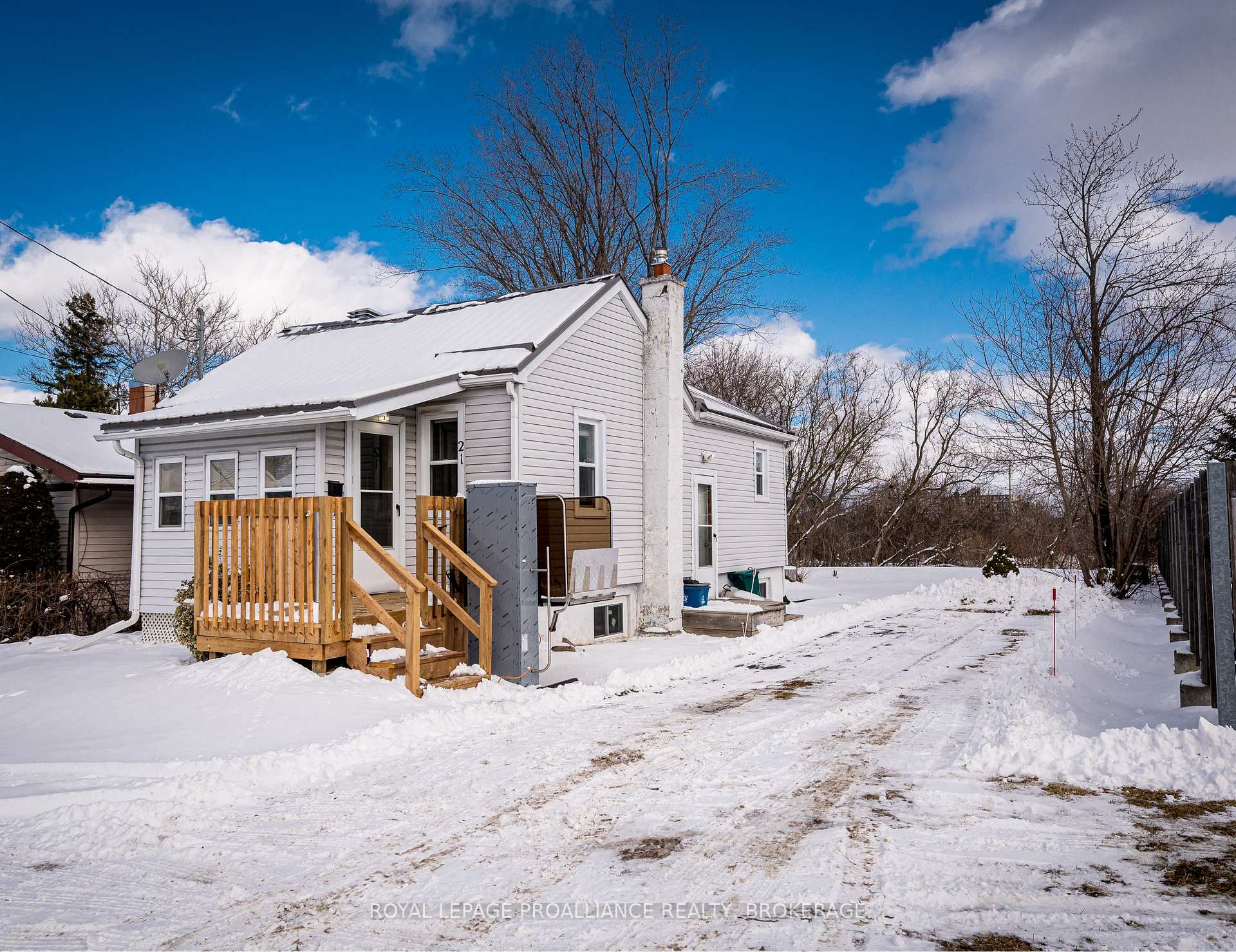 Photo 1 of 21 Day Street, Kingston, East of Sir John A. Blvd — HOMEH