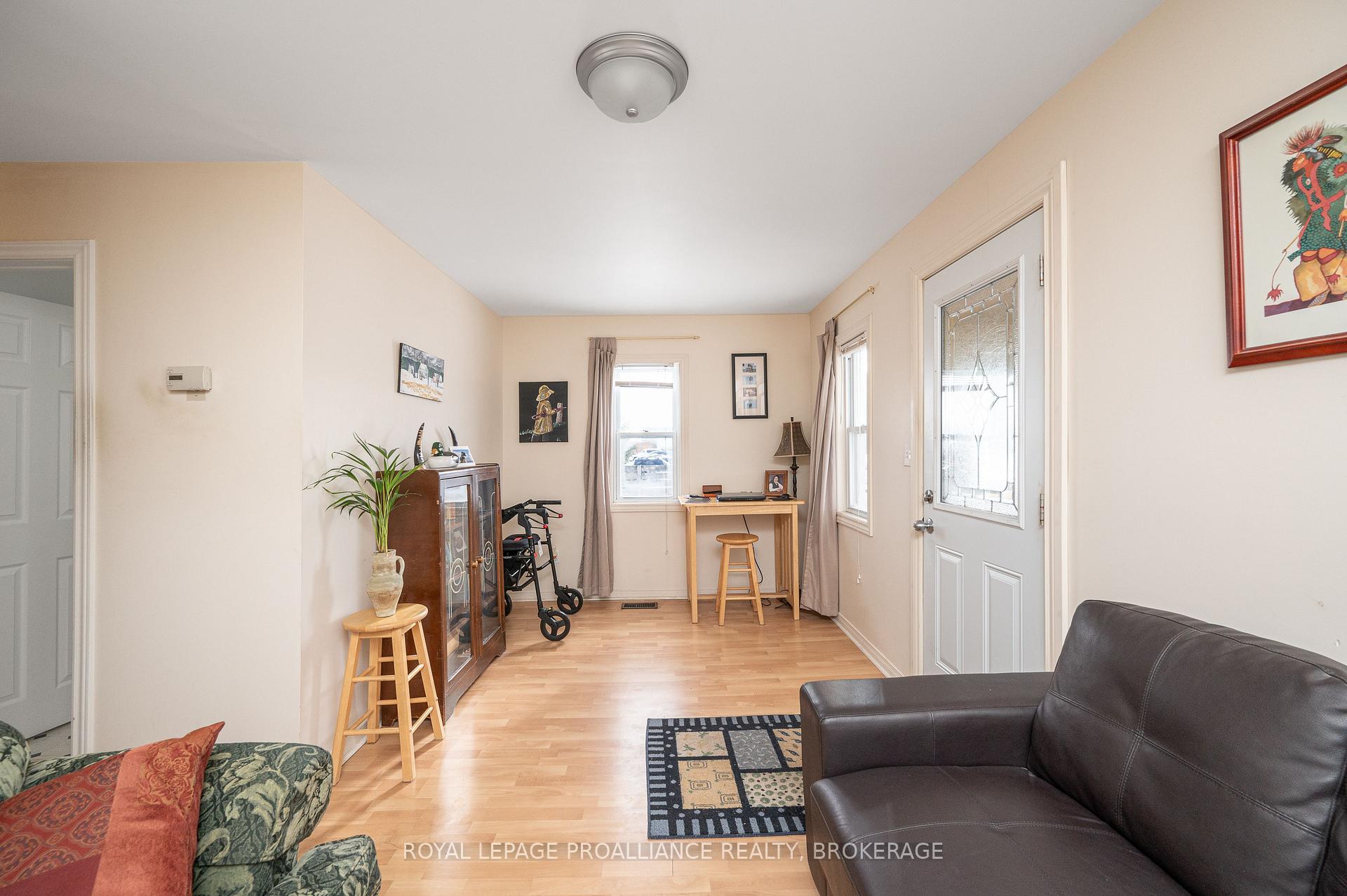 Photo 4 of 21 Day Street, Kingston, East of Sir John A. Blvd — HOMEH