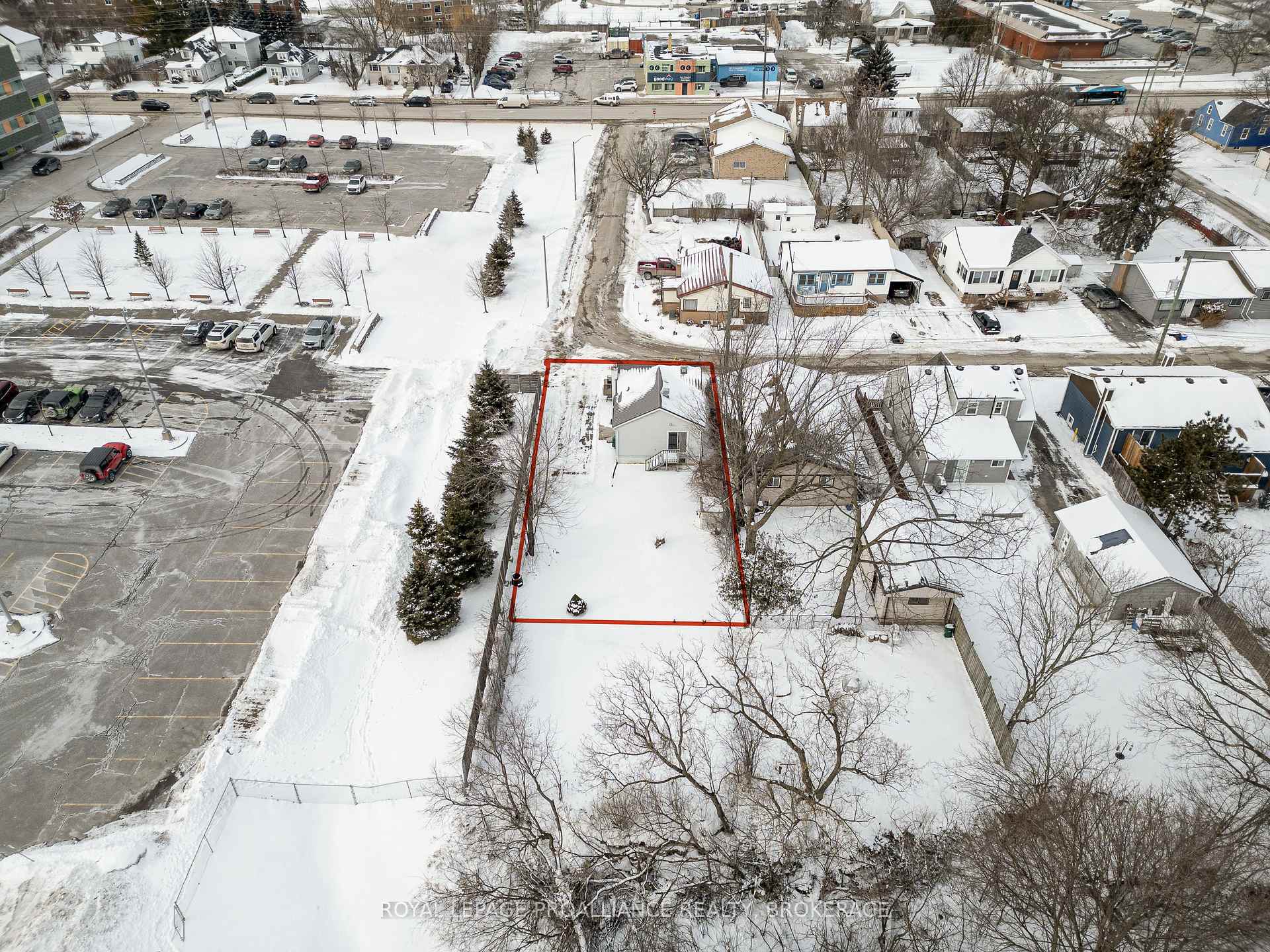 Photo 13 of 21 Day Street, Kingston, East of Sir John A. Blvd — HOMEH