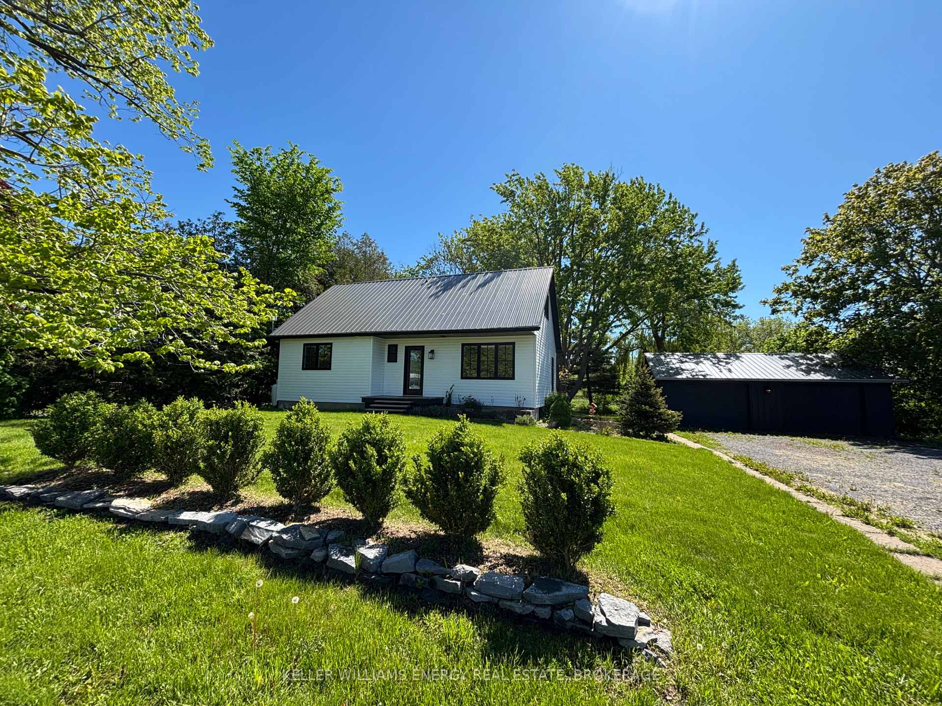 Photo 1 of 270 County Rd 30, Prince Edward County, Hallowell Ward — HOMEH