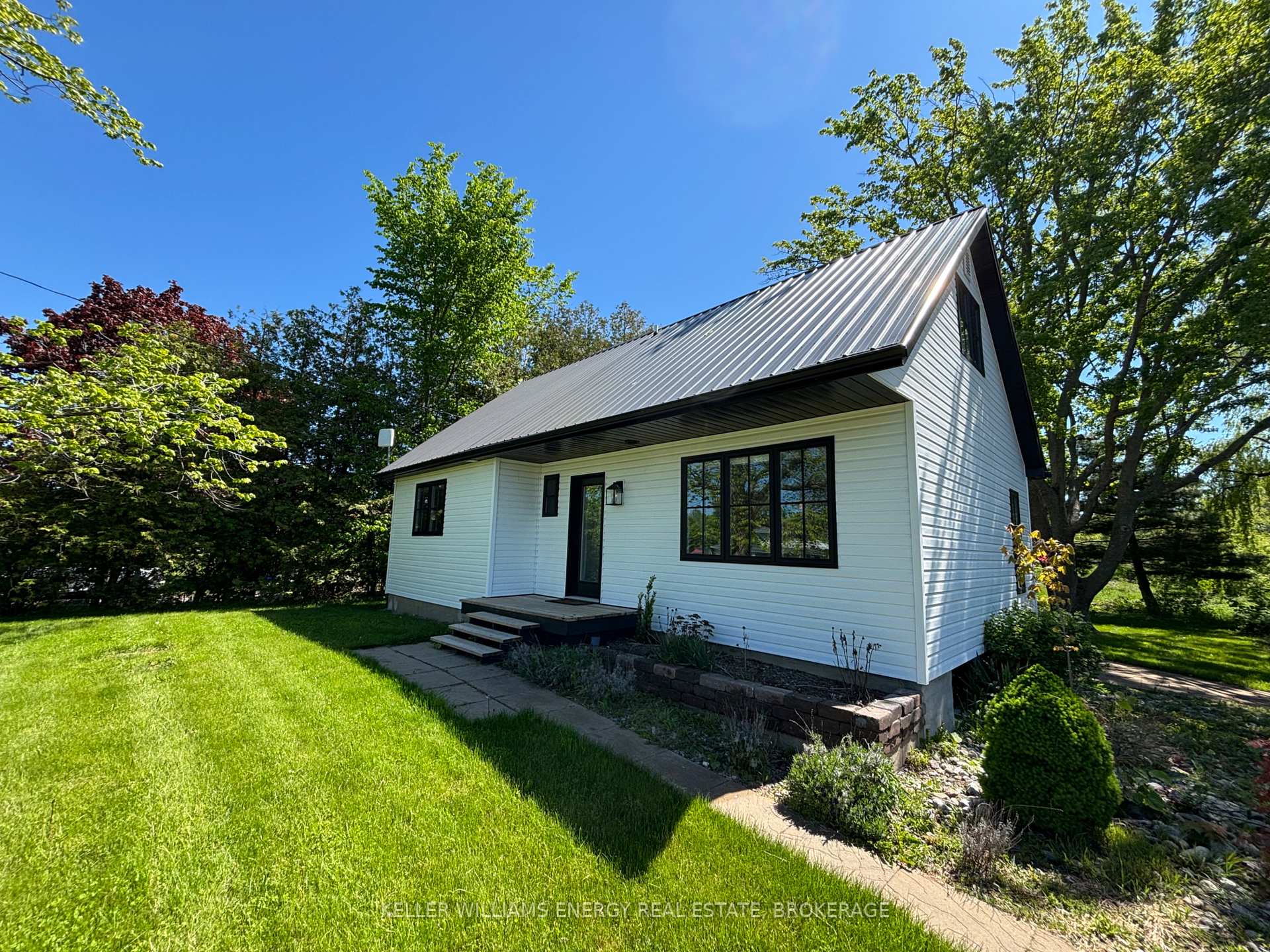 Photo 3 of 270 County Rd 30, Prince Edward County, Hallowell Ward — HOMEH