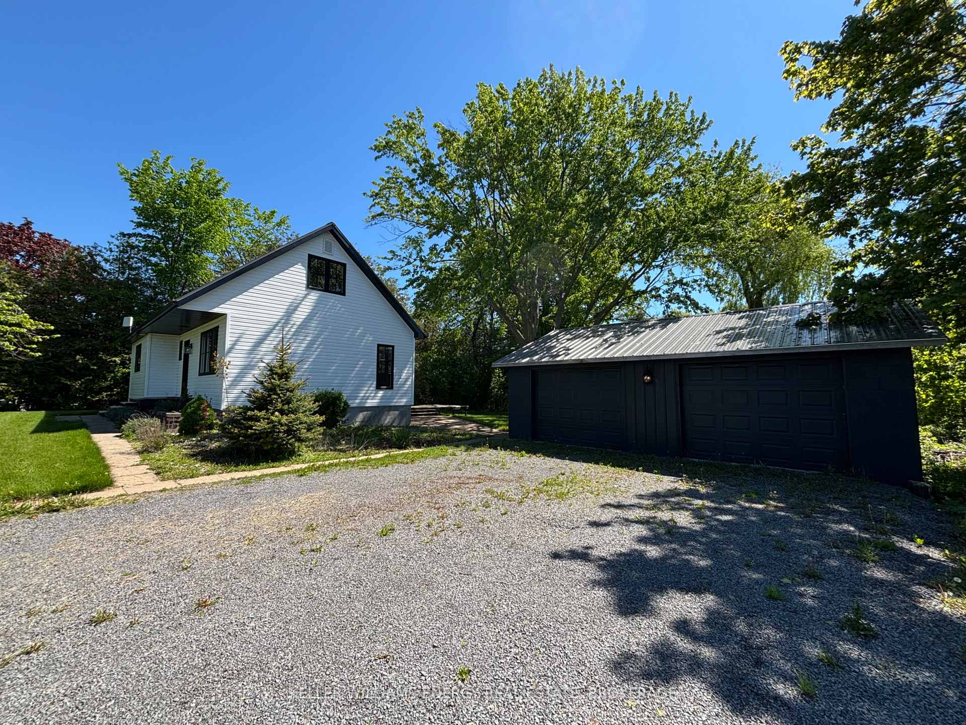 Photo 4 of 270 County Rd 30, Prince Edward County, Hallowell Ward — HOMEH