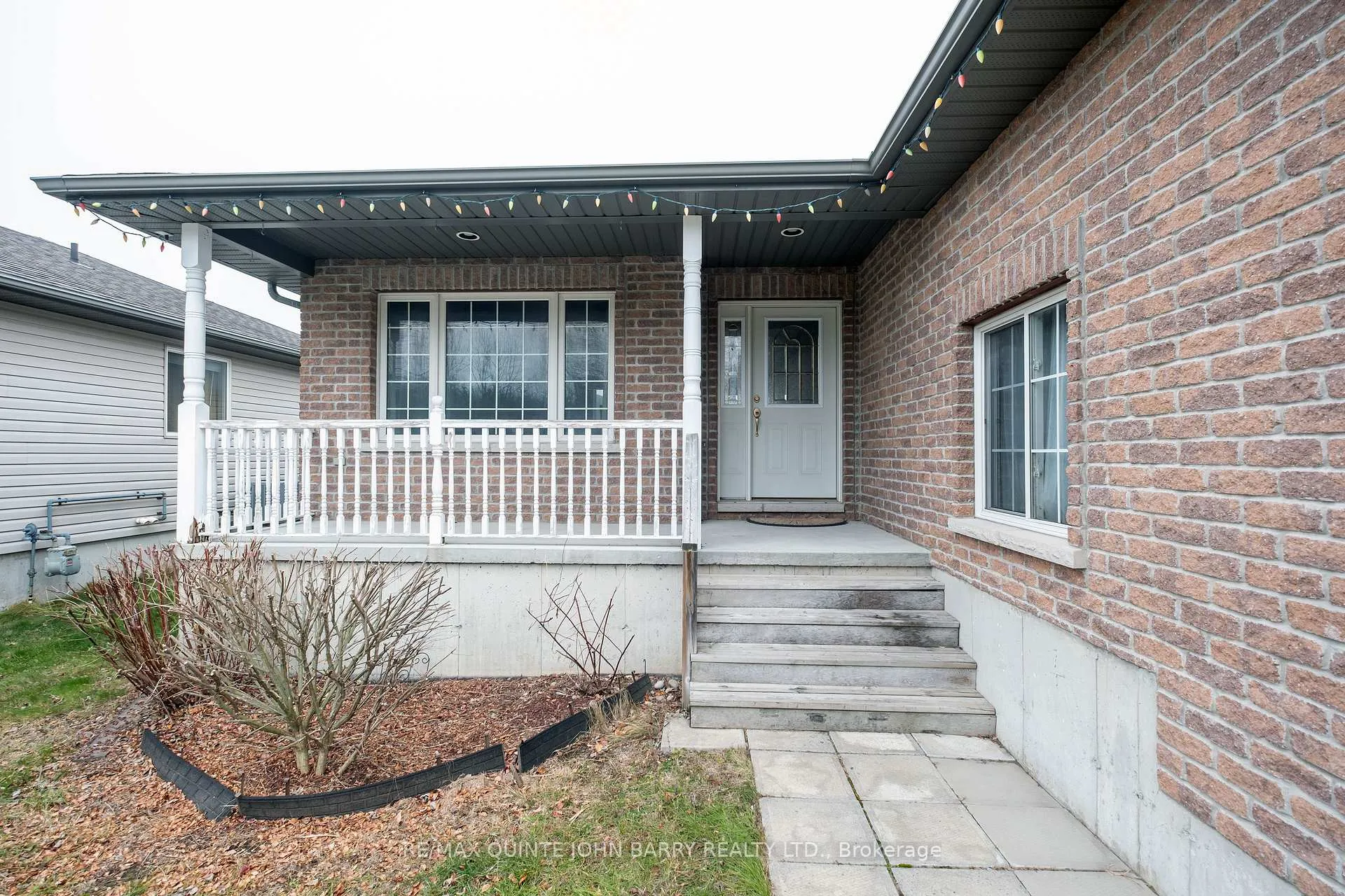 Photo 3 of 31 Cedar Creek Way, Quinte West, Frankford Ward — HOMEH