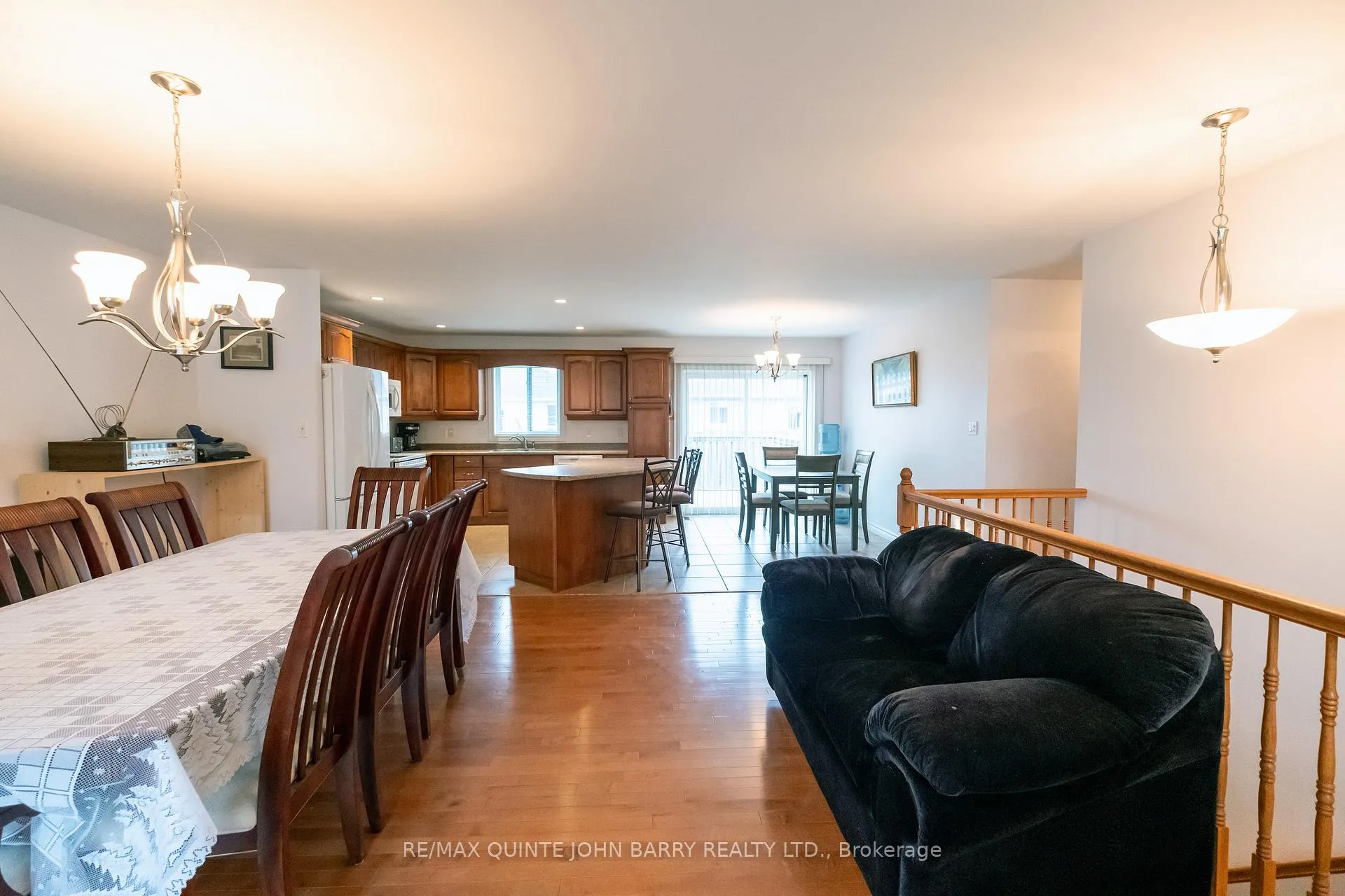 Photo 10 of 31 Cedar Creek Way, Quinte West, Frankford Ward — HOMEH