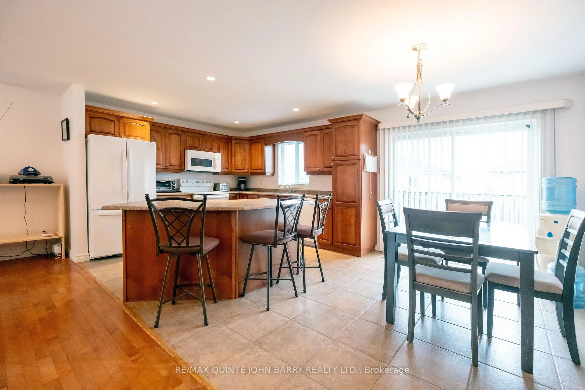 Photo 12 of 31 Cedar Creek Way, Quinte West, Frankford Ward — HOMEH