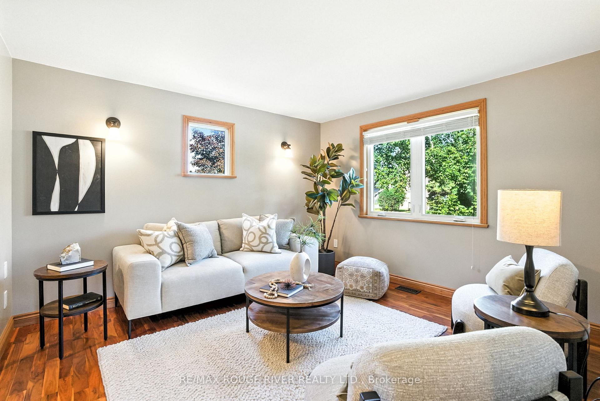 Photo 4 of 67 Orchard View Boulevard, Oshawa, Centennial — HOMEH
