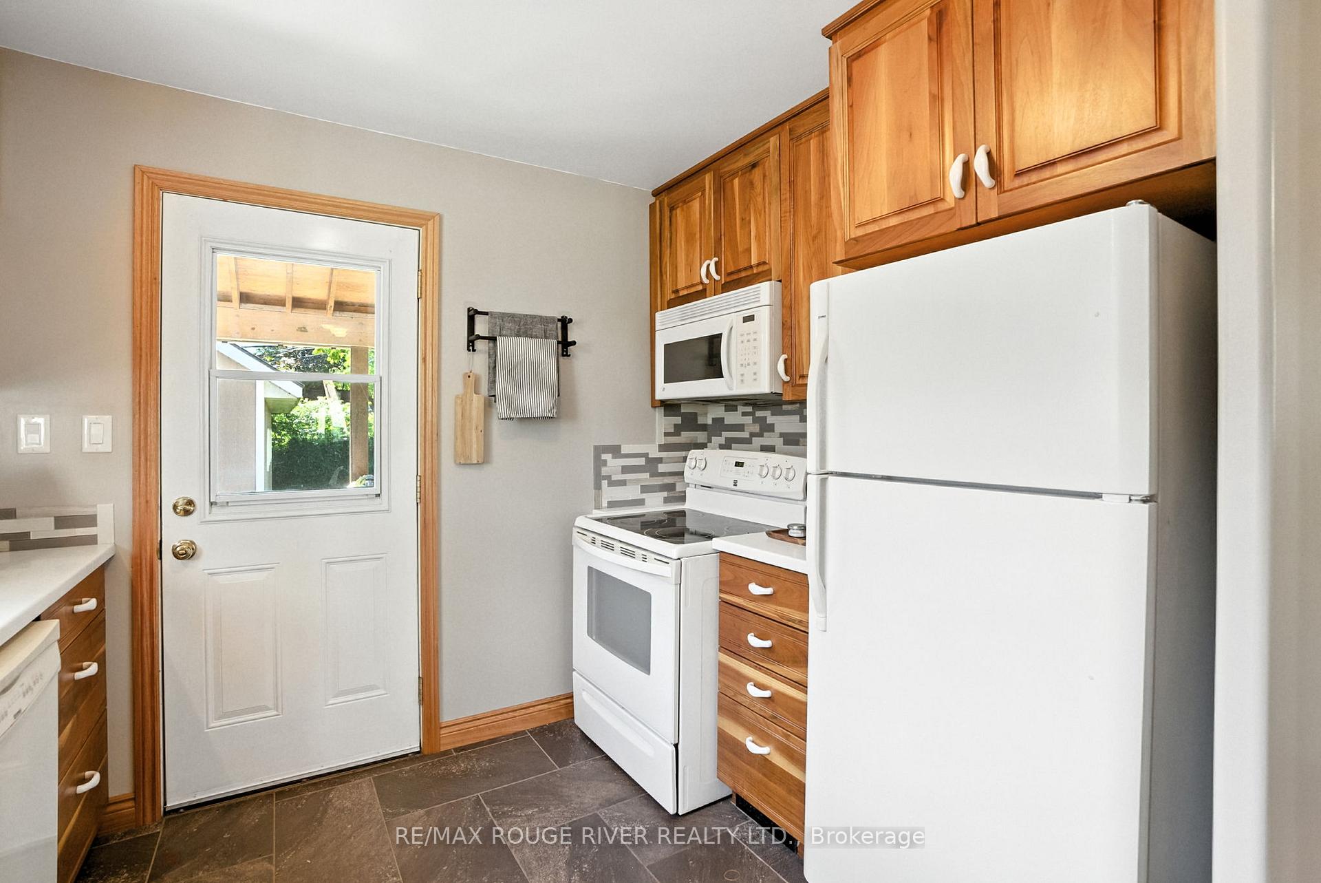 Photo 15 of 67 Orchard View Boulevard, Oshawa, Centennial — HOMEH