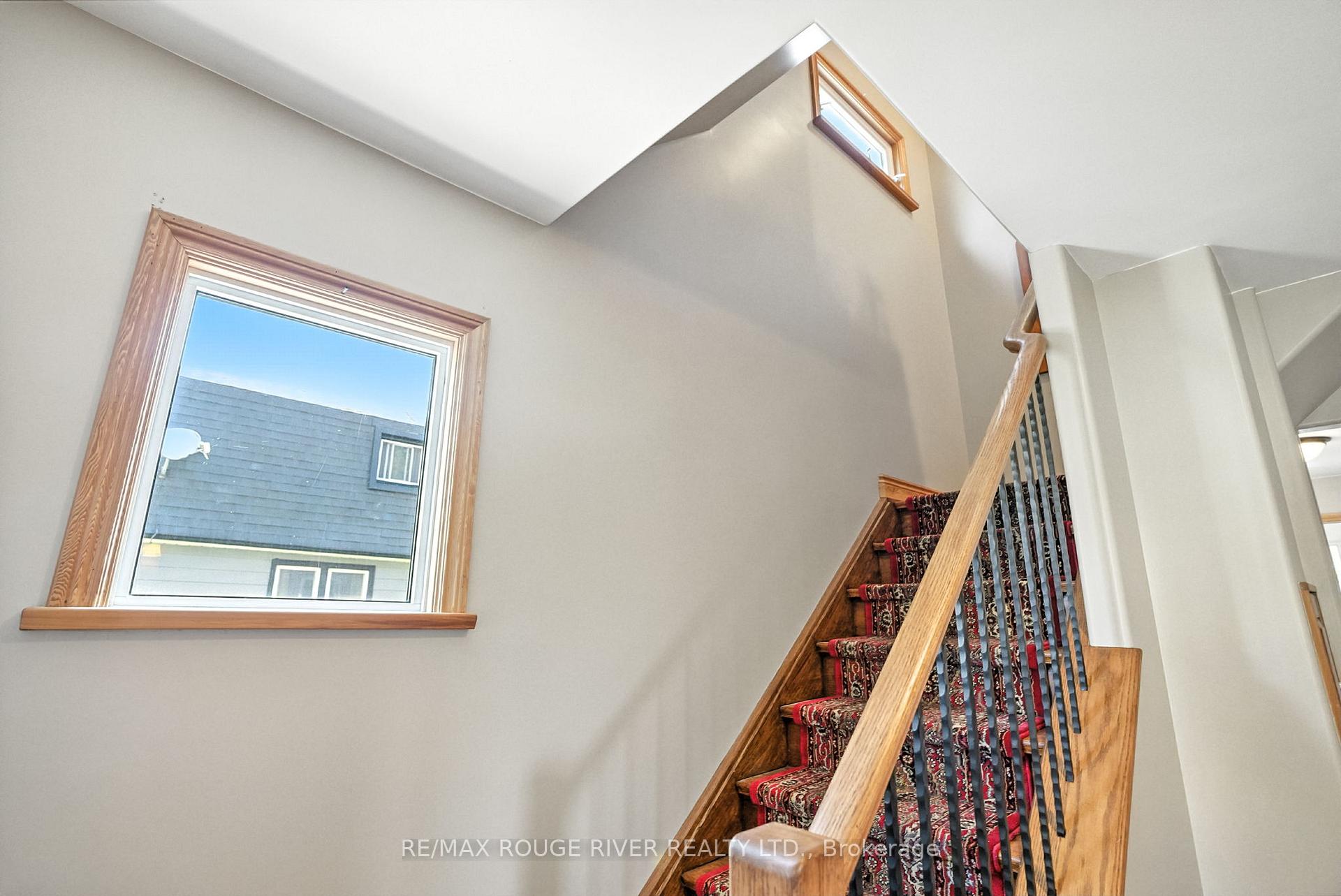 Photo 18 of 67 Orchard View Boulevard, Oshawa, Centennial — HOMEH