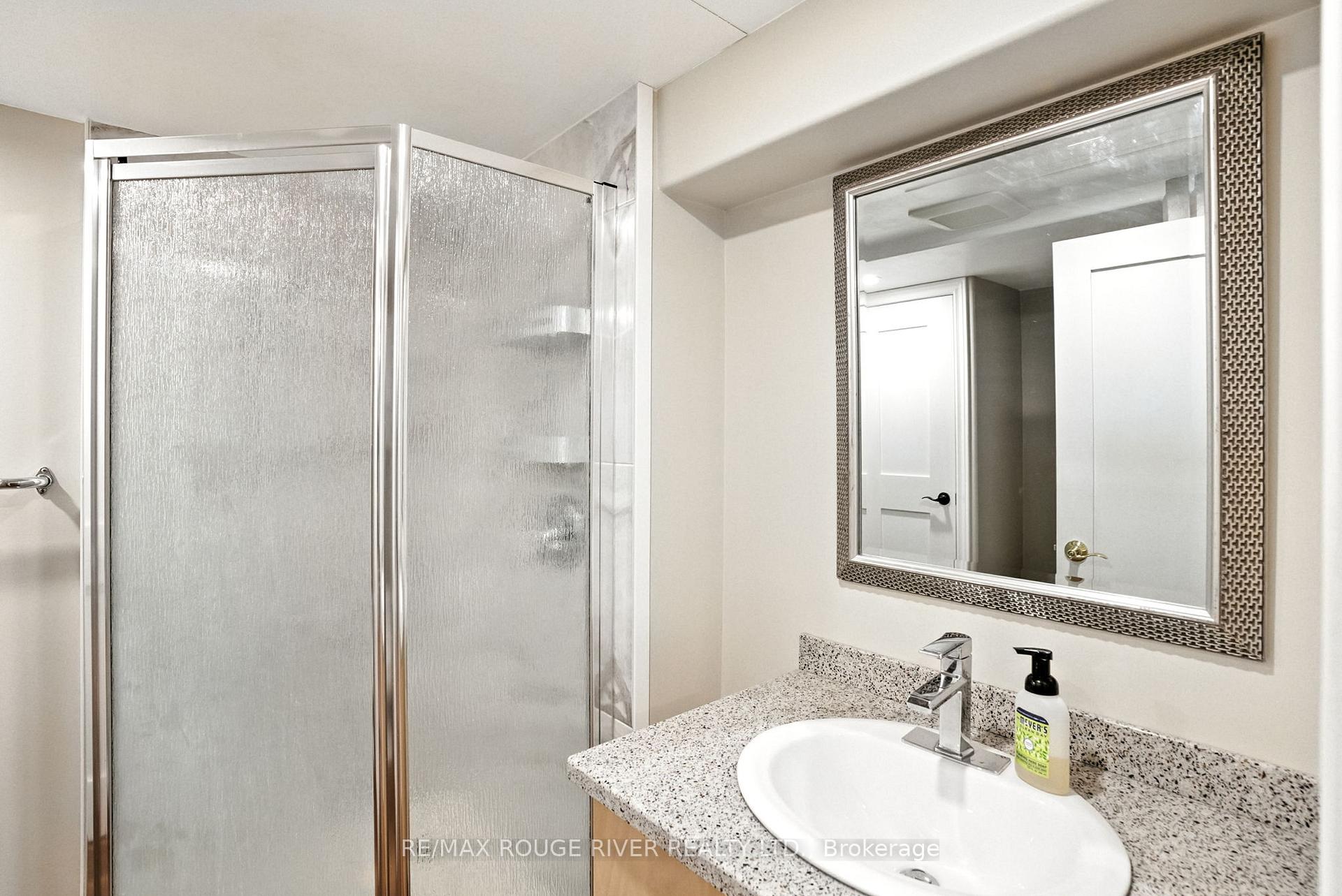 Photo 37 of 67 Orchard View Boulevard, Oshawa, Centennial — HOMEH