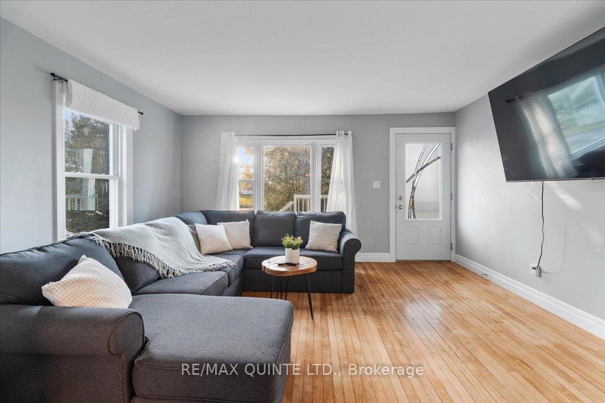 Photo 5 of 100 Whites Road, Quinte West, Sidney Ward — HOMEH