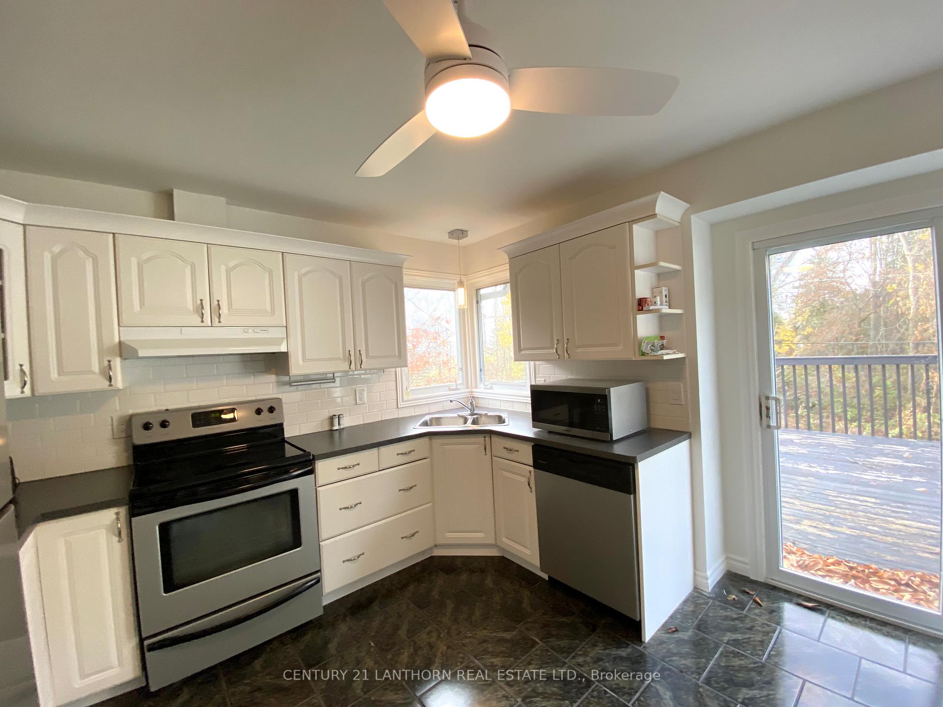 Photo 8 of 122 Parkview Road, Prince Edward County, Ameliasburg Ward — HOMEH