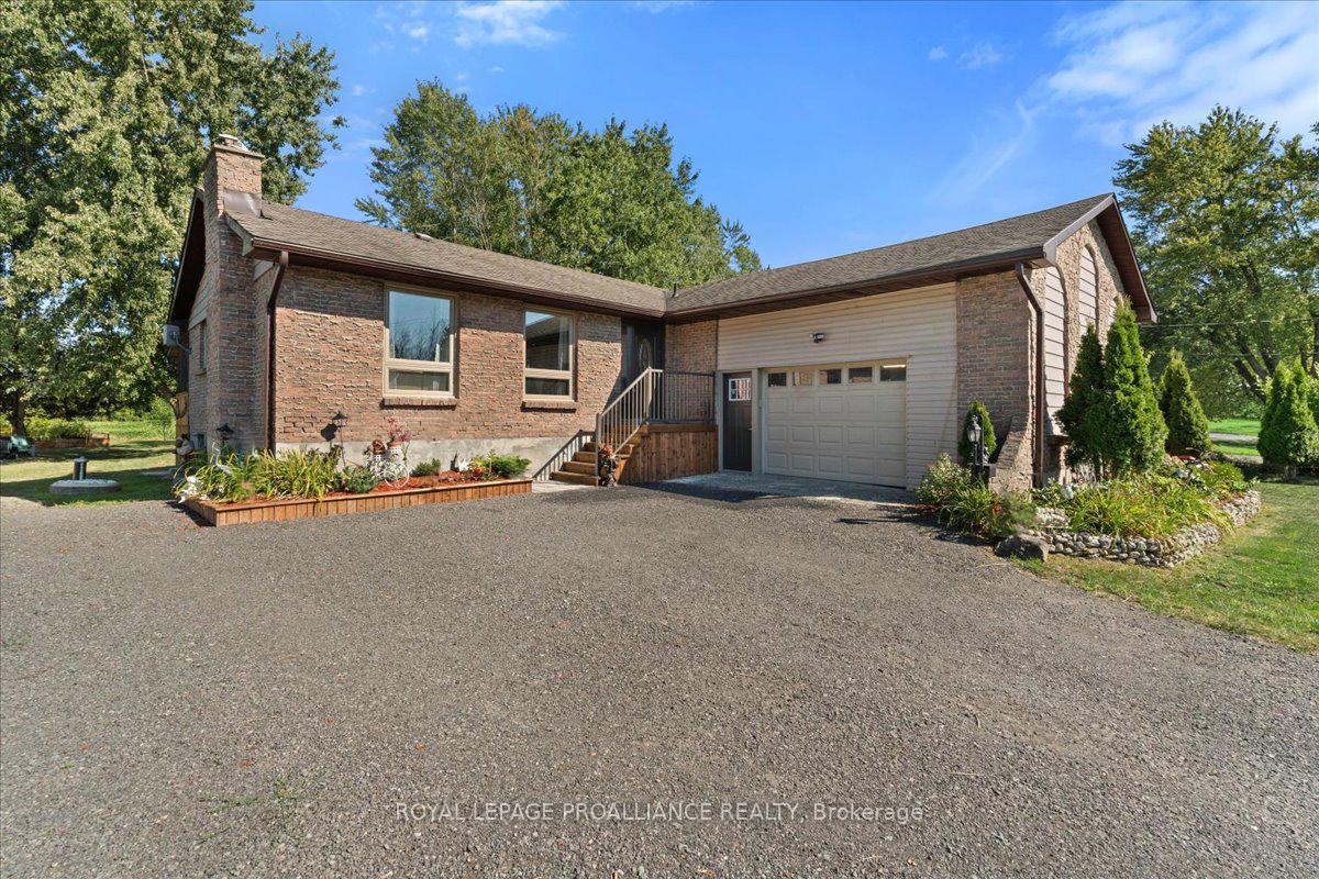 Photo 3 of 558 Aikins Road, Quinte West, Sidney Ward — HOMEH