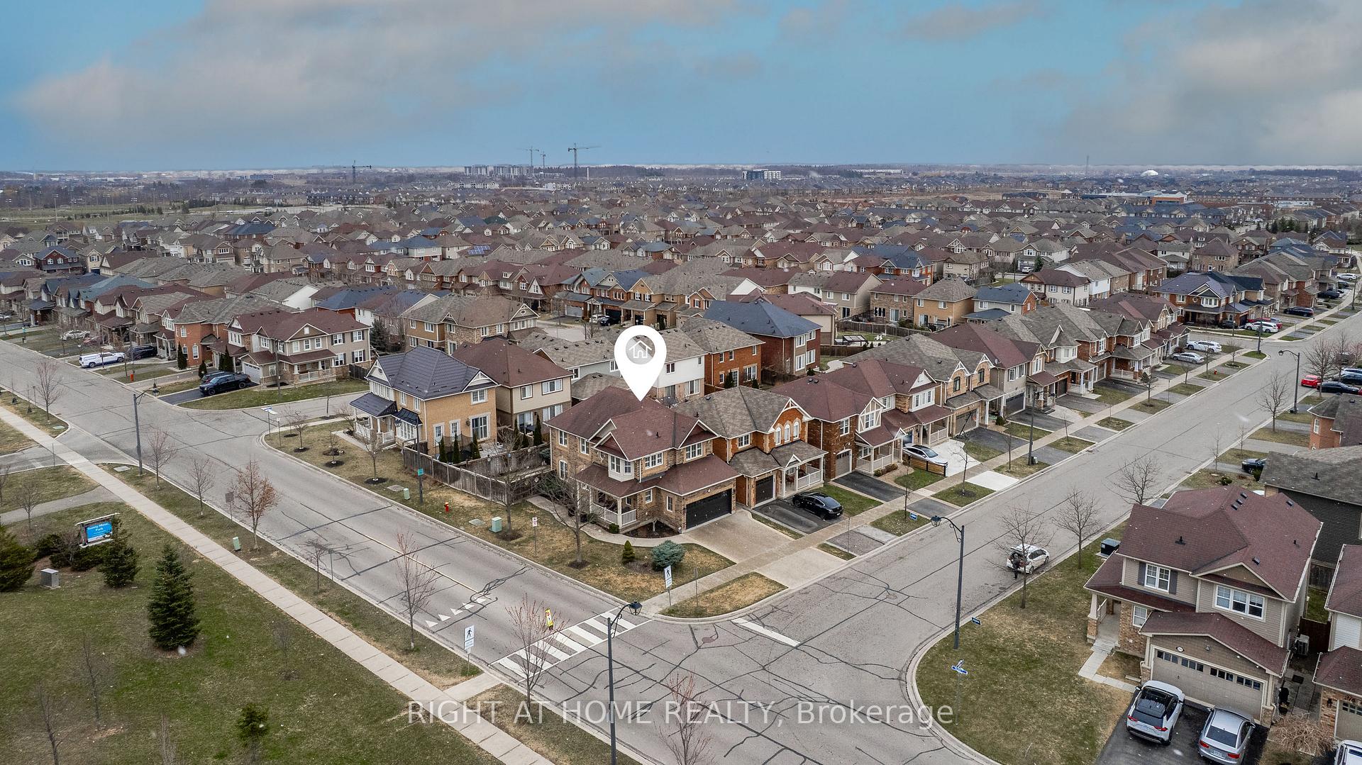 Photo 2 of 901 Dice Way, Milton, Willmott — HOMEH