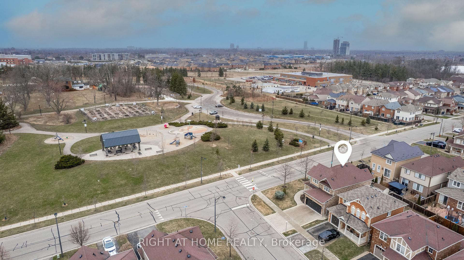 Photo 4 of 901 Dice Way, Milton, Willmott — HOMEH