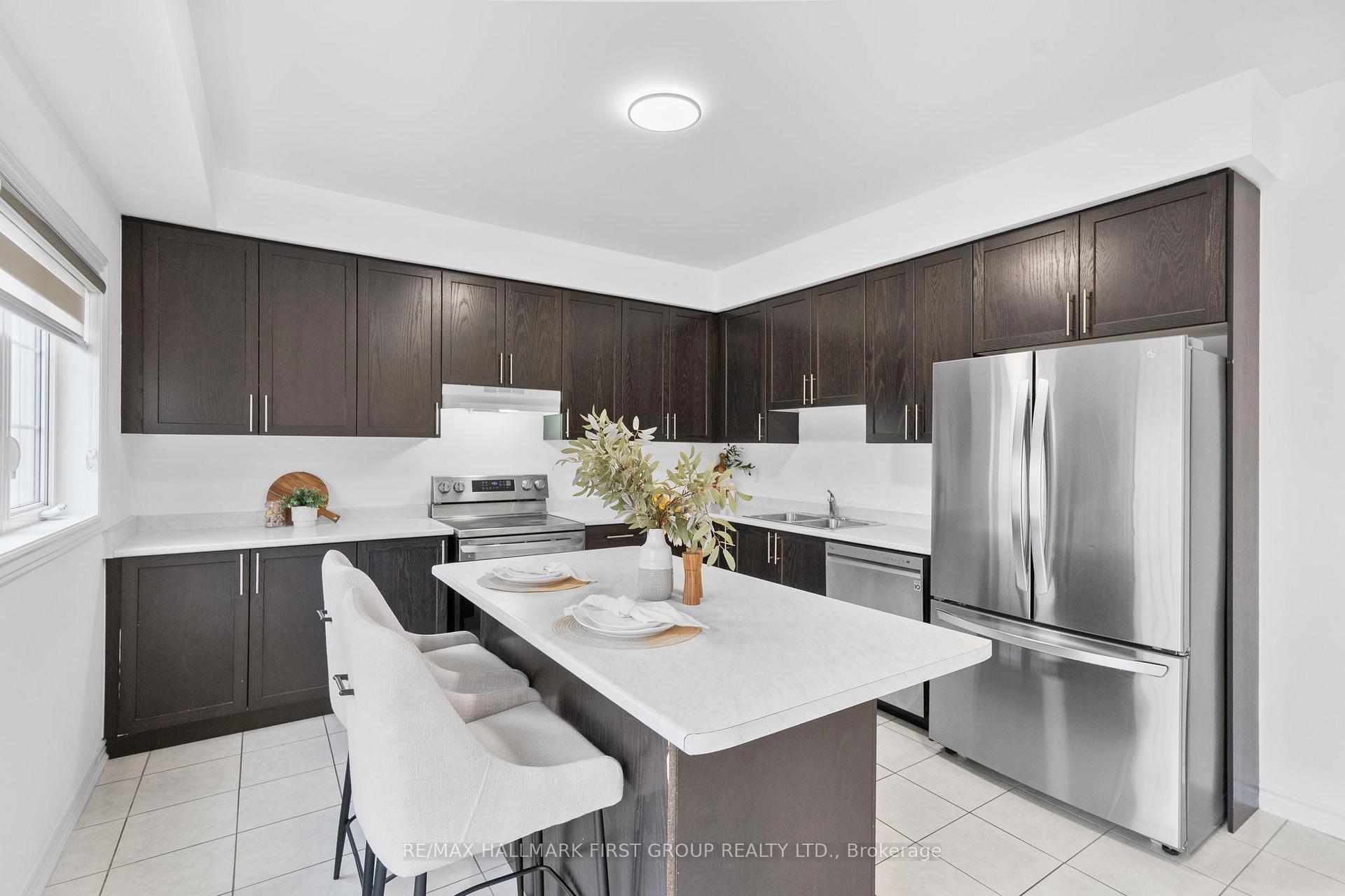 Photo 10 of 1119 Skyridge Boulevard, Pickering, Rural Pickering — HOMEH