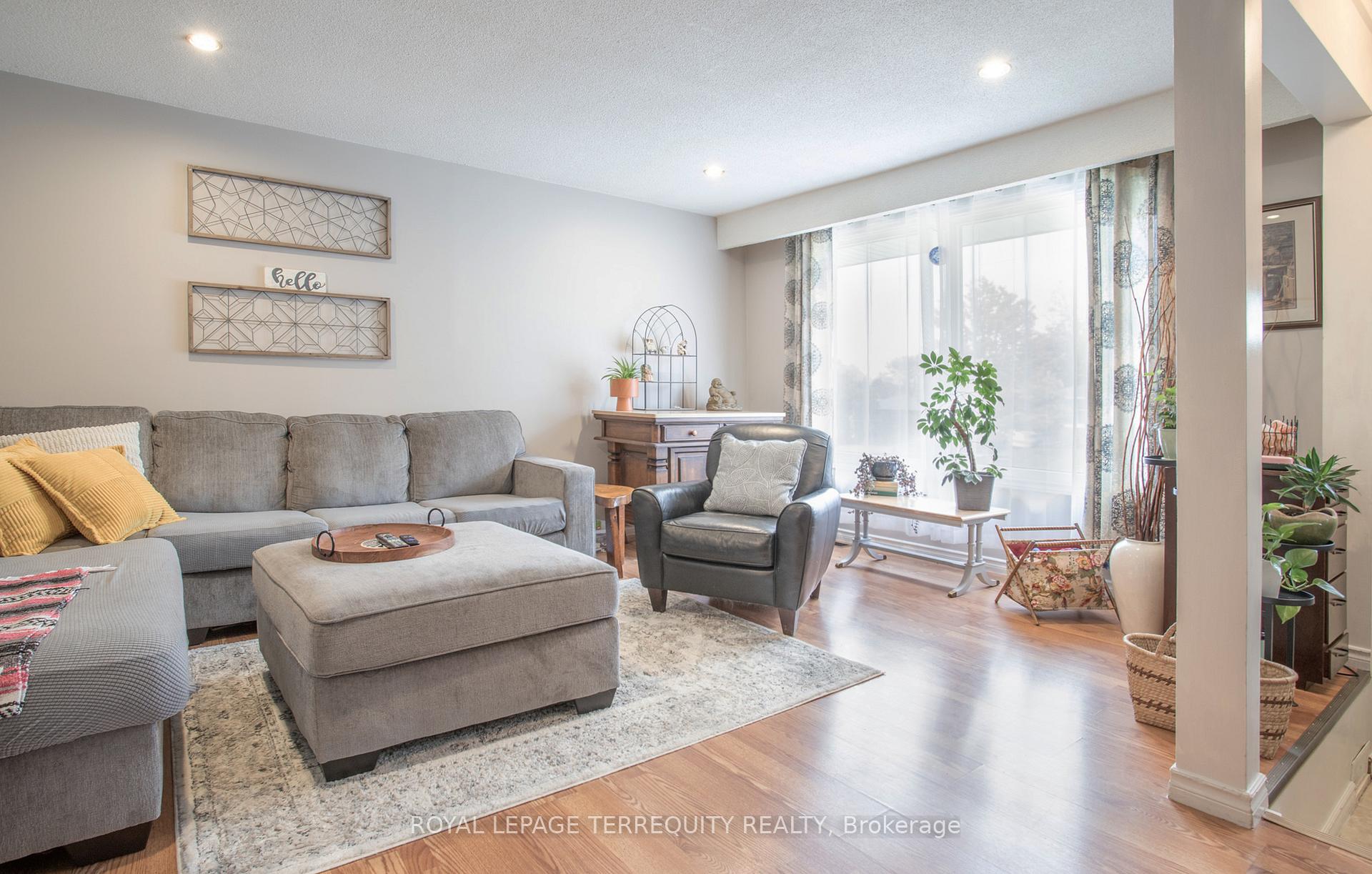 Photo 4 of Unit Main, 406 Oshawa Boulevard N, Oshawa, O'Neill — HOMEH