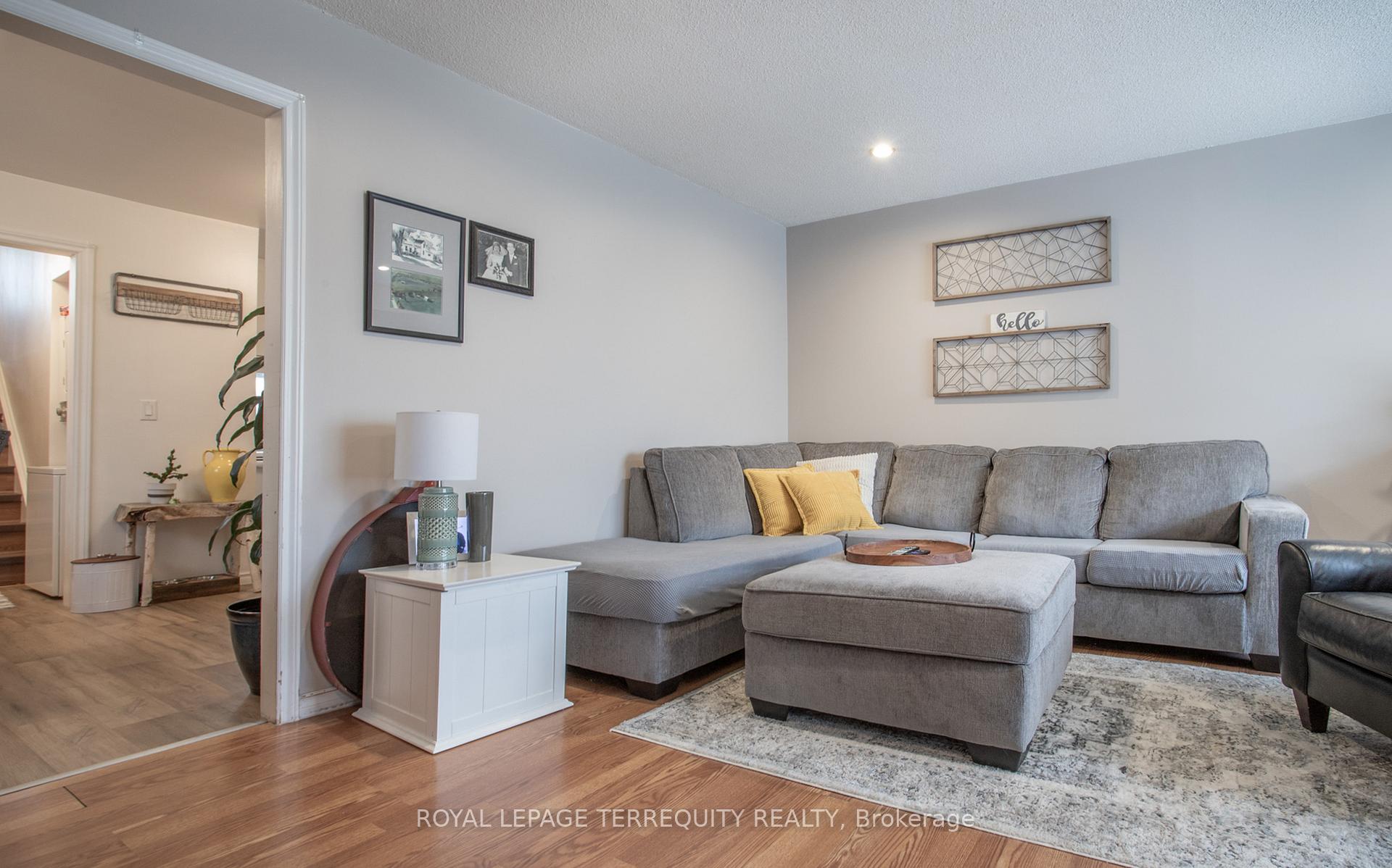 Photo 5 of Unit Main, 406 Oshawa Boulevard N, Oshawa, O'Neill — HOMEH