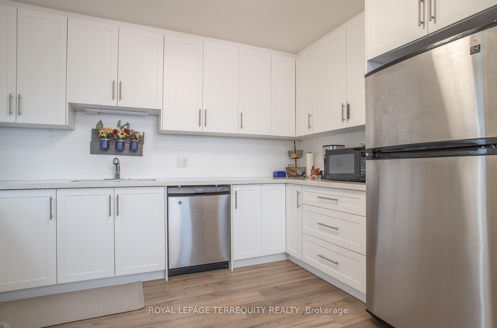 Photo 7 of Unit Main, 406 Oshawa Boulevard N, Oshawa, O'Neill — HOMEH