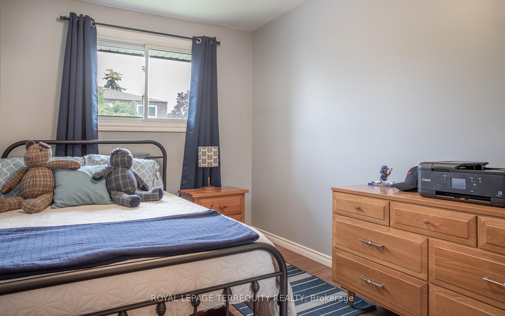 Photo 11 of Unit Main, 406 Oshawa Boulevard N, Oshawa, O'Neill — HOMEH