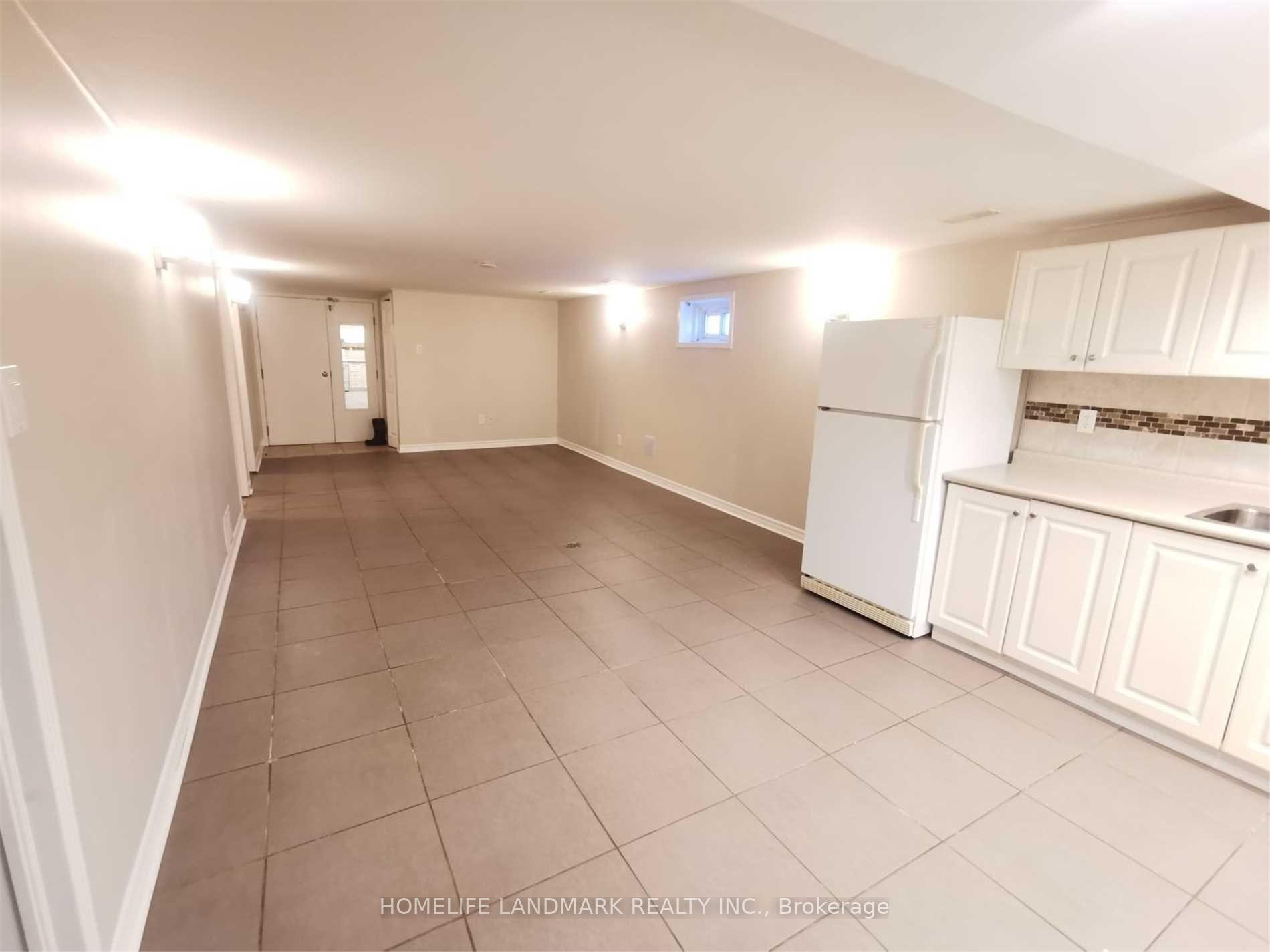 Photo 2 of 727 Hewson Drive, Pickering, Bay Ridges — HOMEH