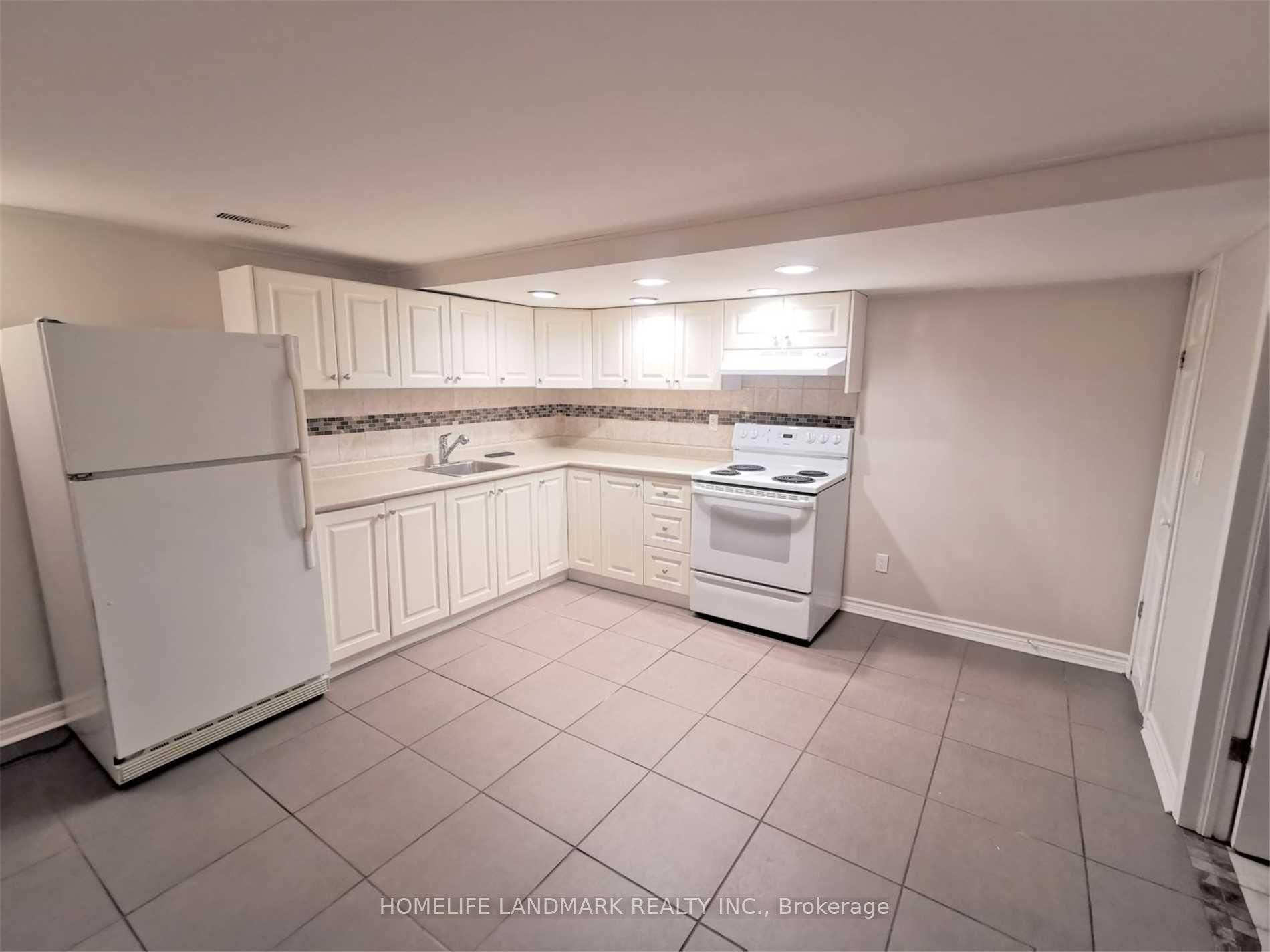 Photo 3 of 727 Hewson Drive, Pickering, Bay Ridges — HOMEH