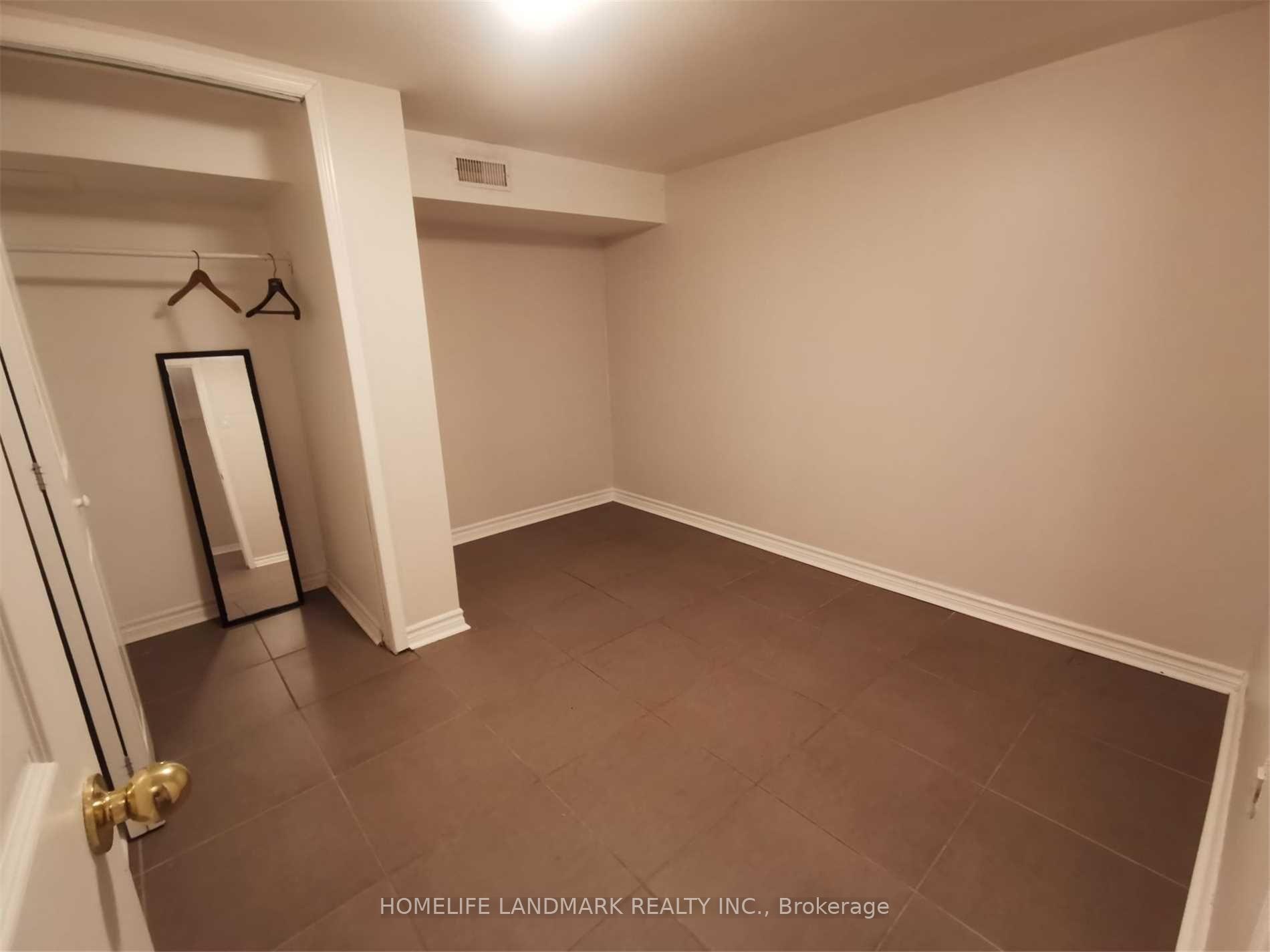 Photo 4 of 727 Hewson Drive, Pickering, Bay Ridges — HOMEH