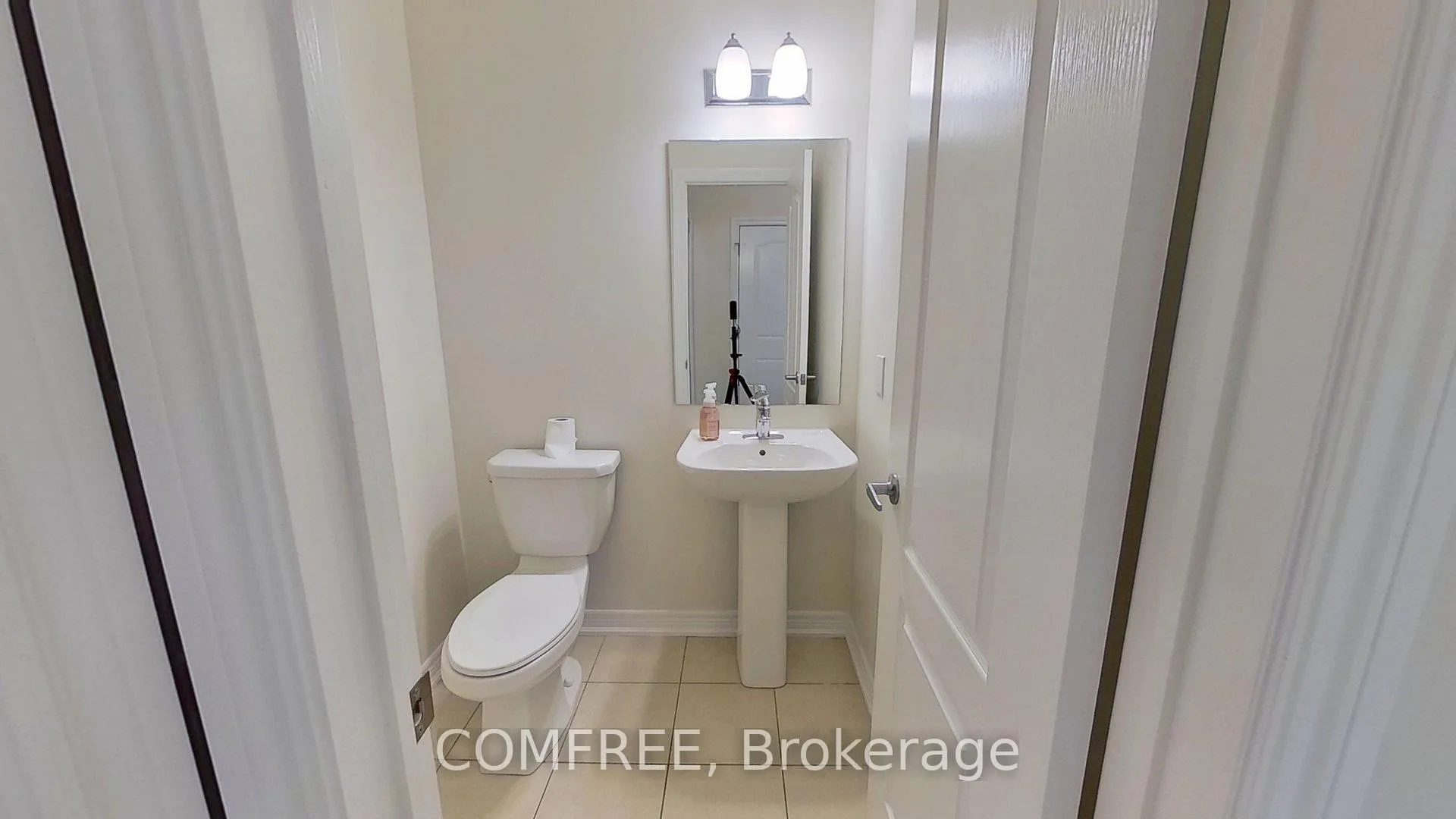Photo 10 of 47 Nearco Crescent, Oshawa, Windfields — HOMEH