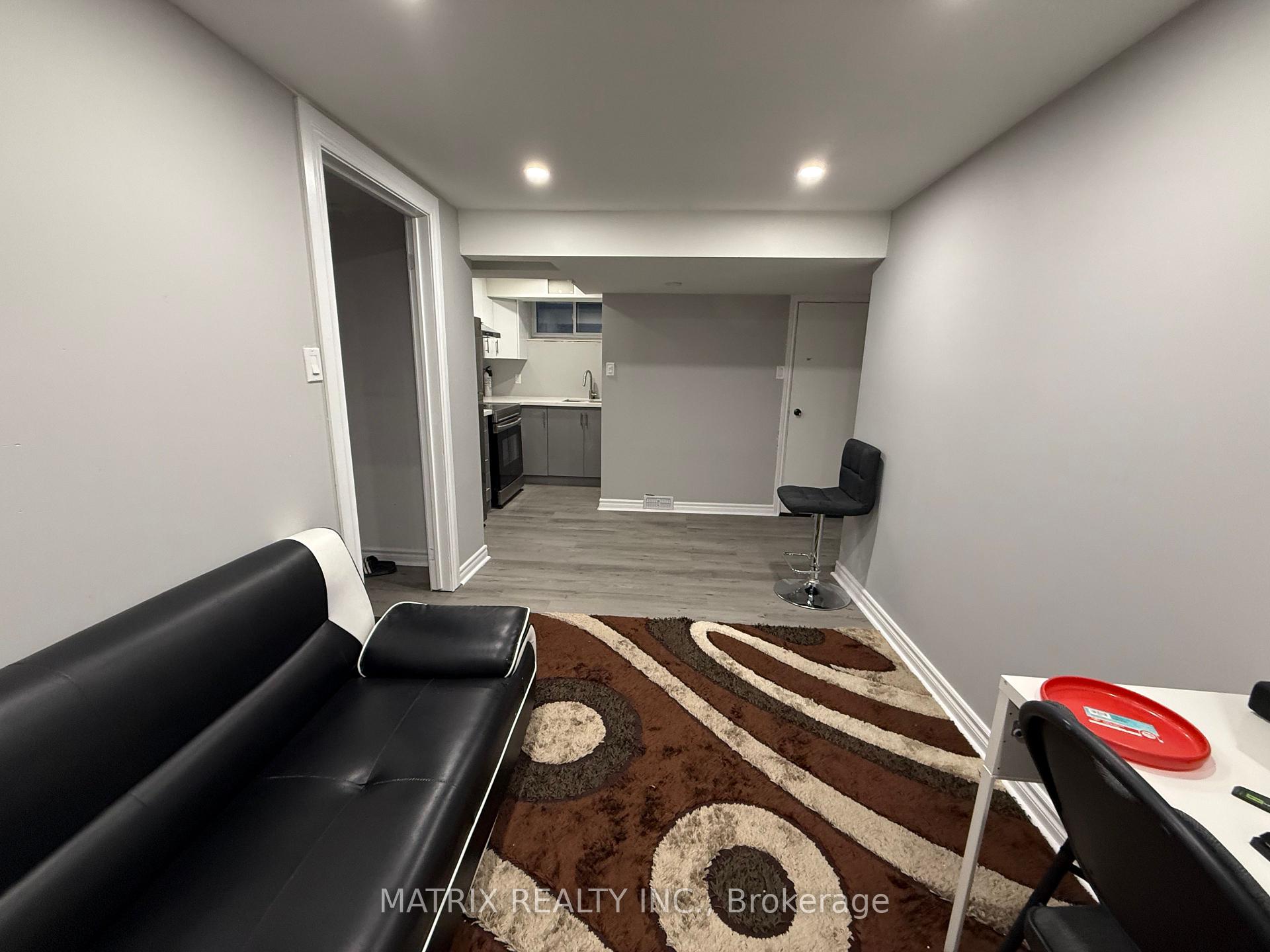Photo 10 of 1595 Geta Circle, Pickering, Village East — HOMEH