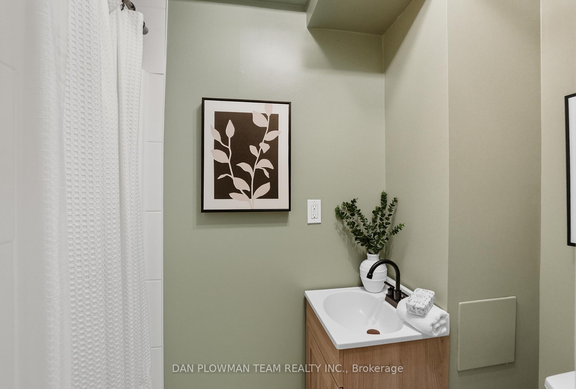 Photo 31 of 1400 Palmetto Drive, Oshawa, Samac — HOMEH