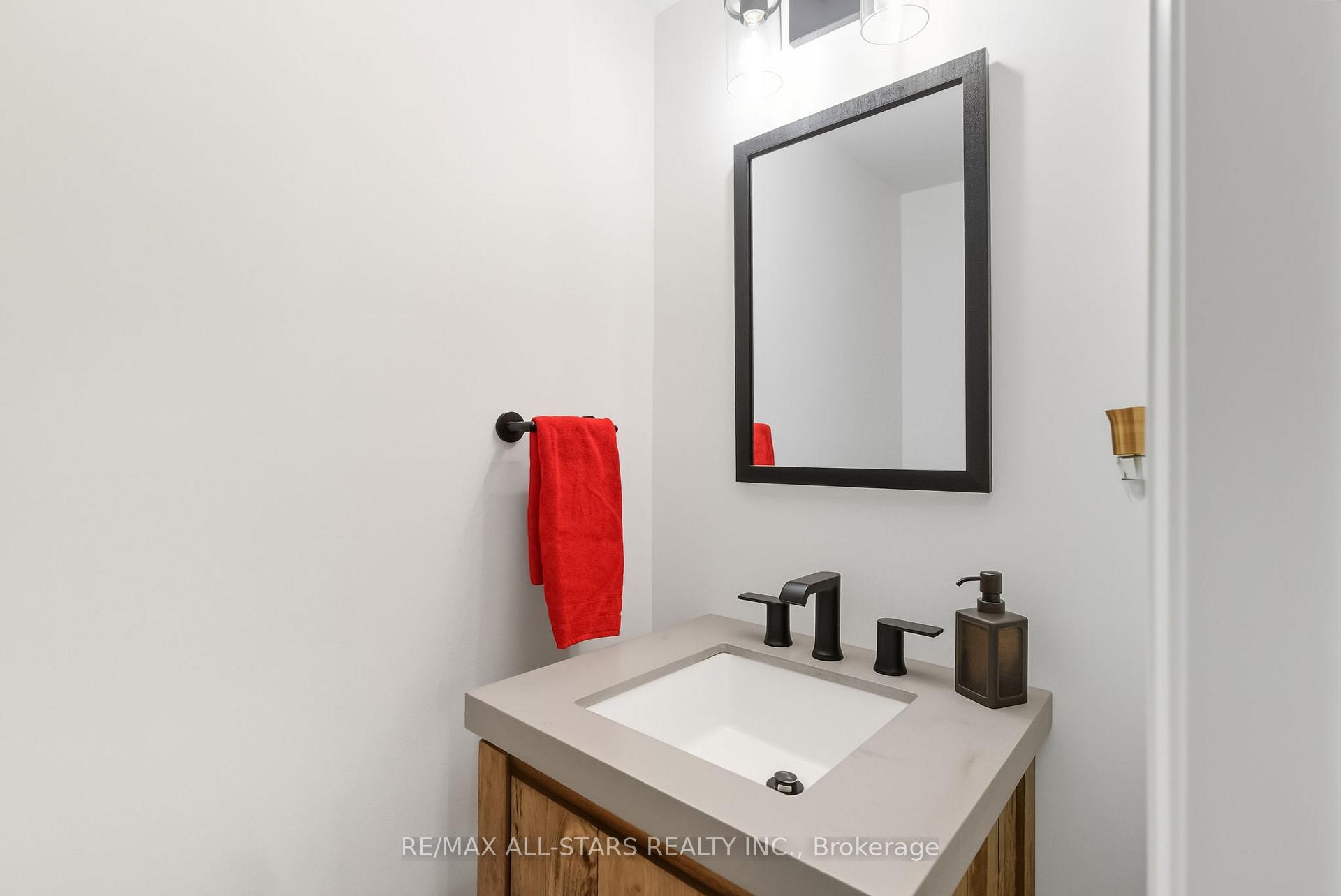 Photo 18 of 1094 Longbow Drive, Pickering, Liverpool — HOMEH