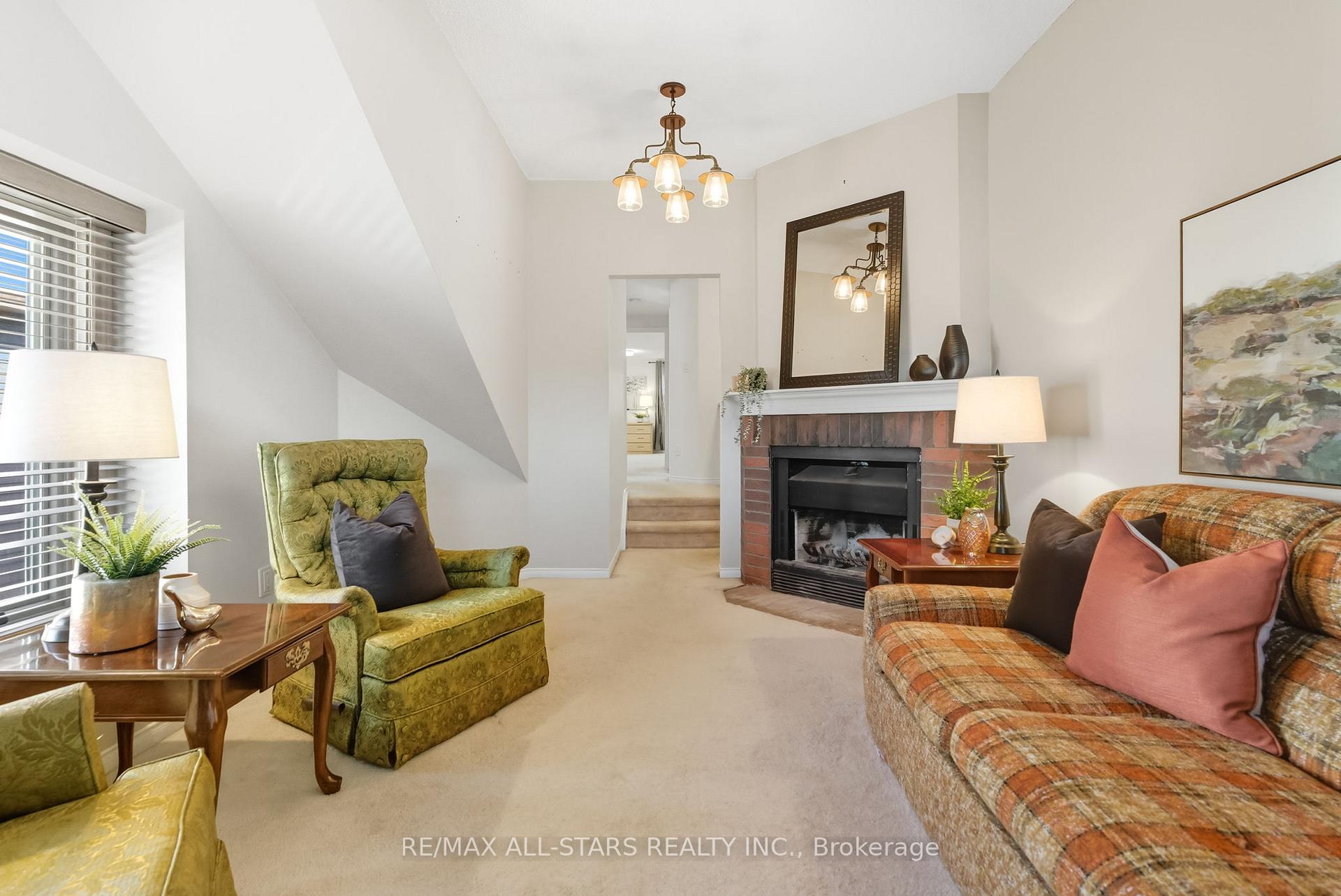 Photo 20 of 1094 Longbow Drive, Pickering, Liverpool — HOMEH