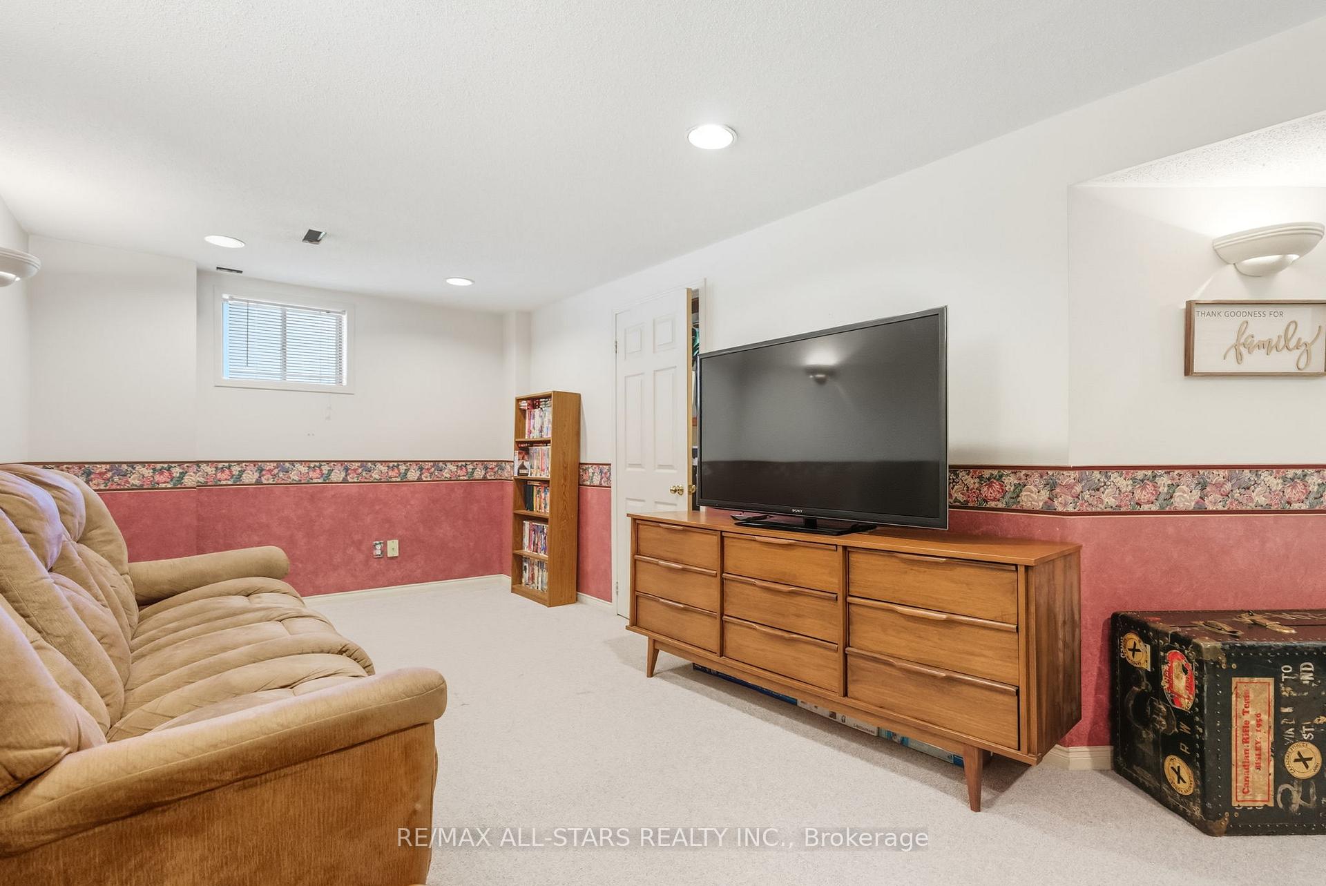Photo 32 of 1094 Longbow Drive, Pickering, Liverpool — HOMEH