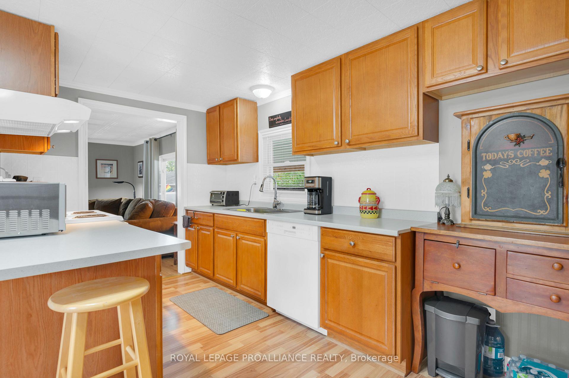 Photo 3 of 15 Finch Lane, Quinte West, Sidney Ward — HOMEH