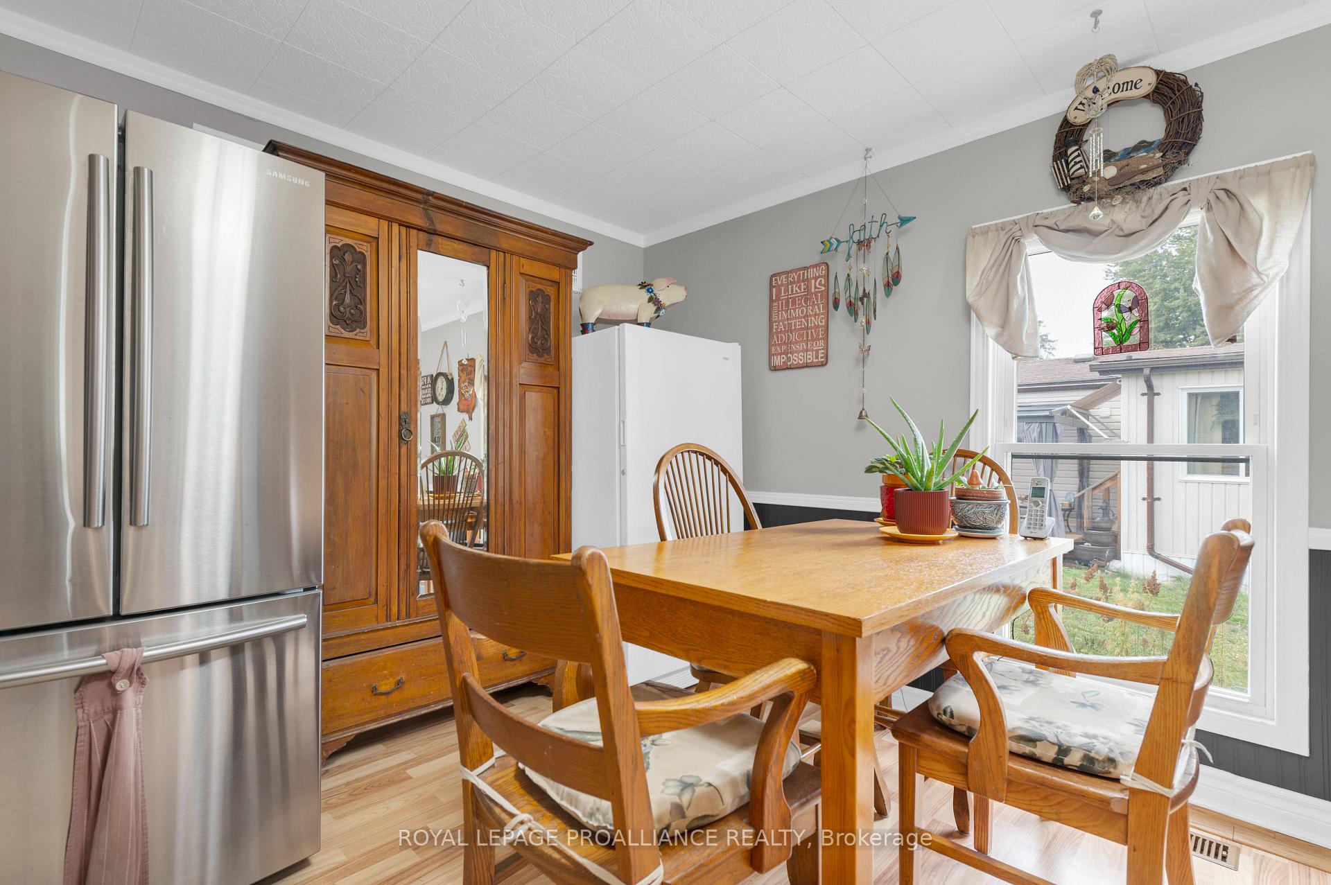 Photo 8 of 15 Finch Lane, Quinte West, Sidney Ward — HOMEH