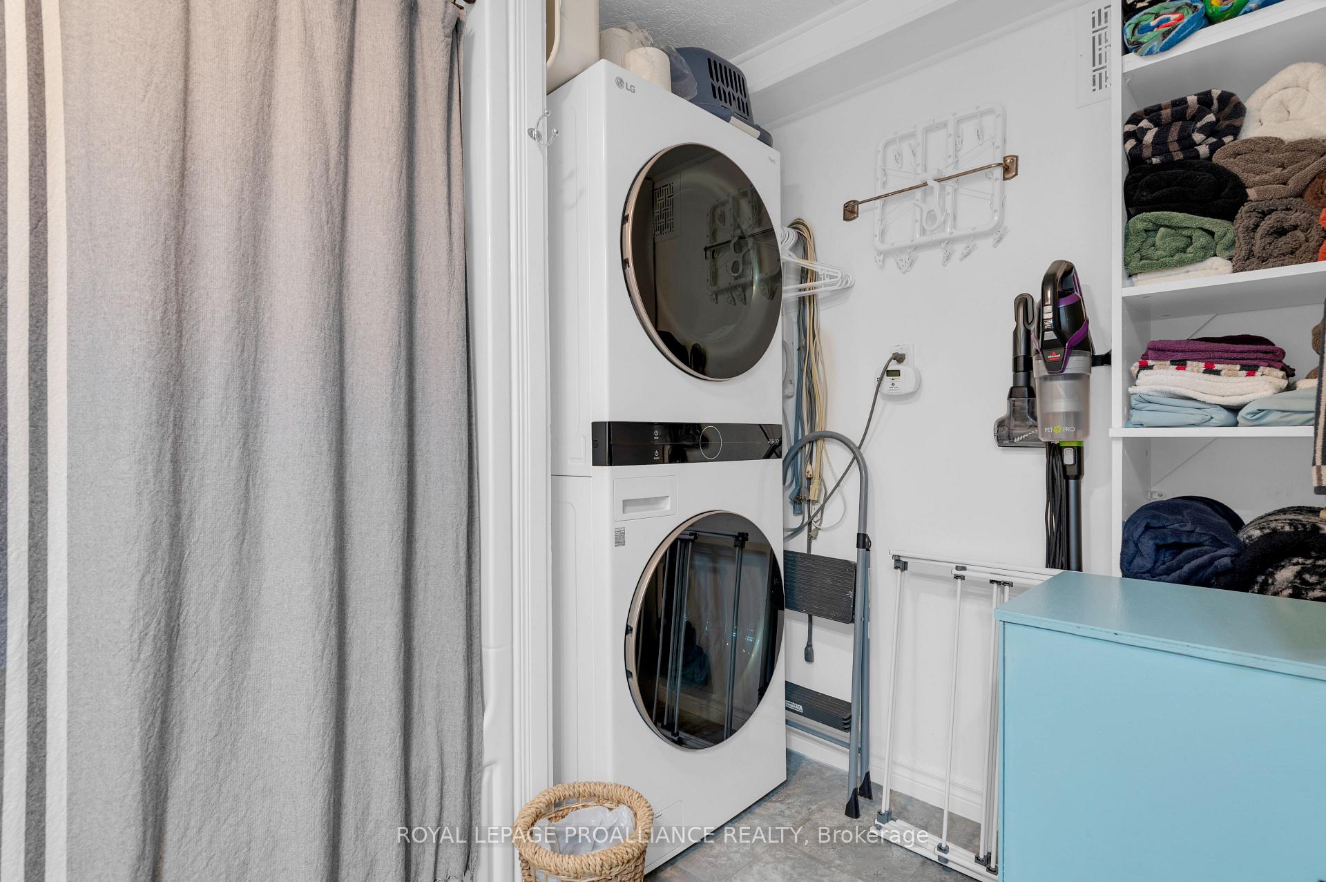 Photo 15 of 15 Finch Lane, Quinte West, Sidney Ward — HOMEH