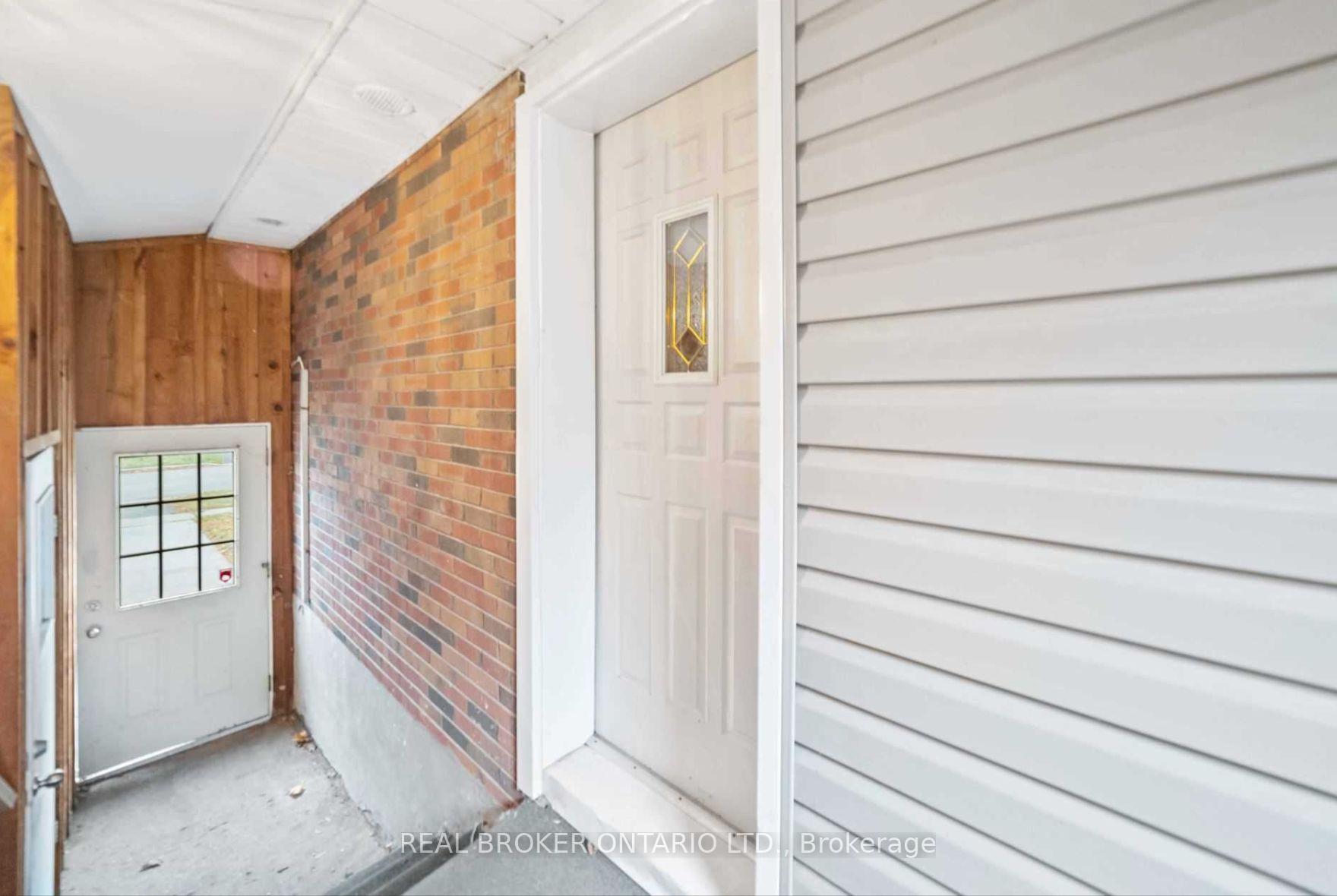 Photo 3 of Unit Lower, 553 Finucane Street, Oshawa, McLaughlin — HOMEH