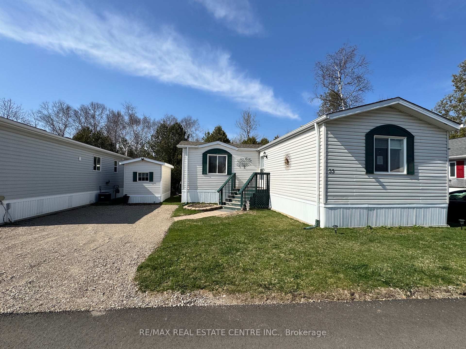 Photo 3 of 35 Water Street, Puslinch, Morriston — HOMEH
