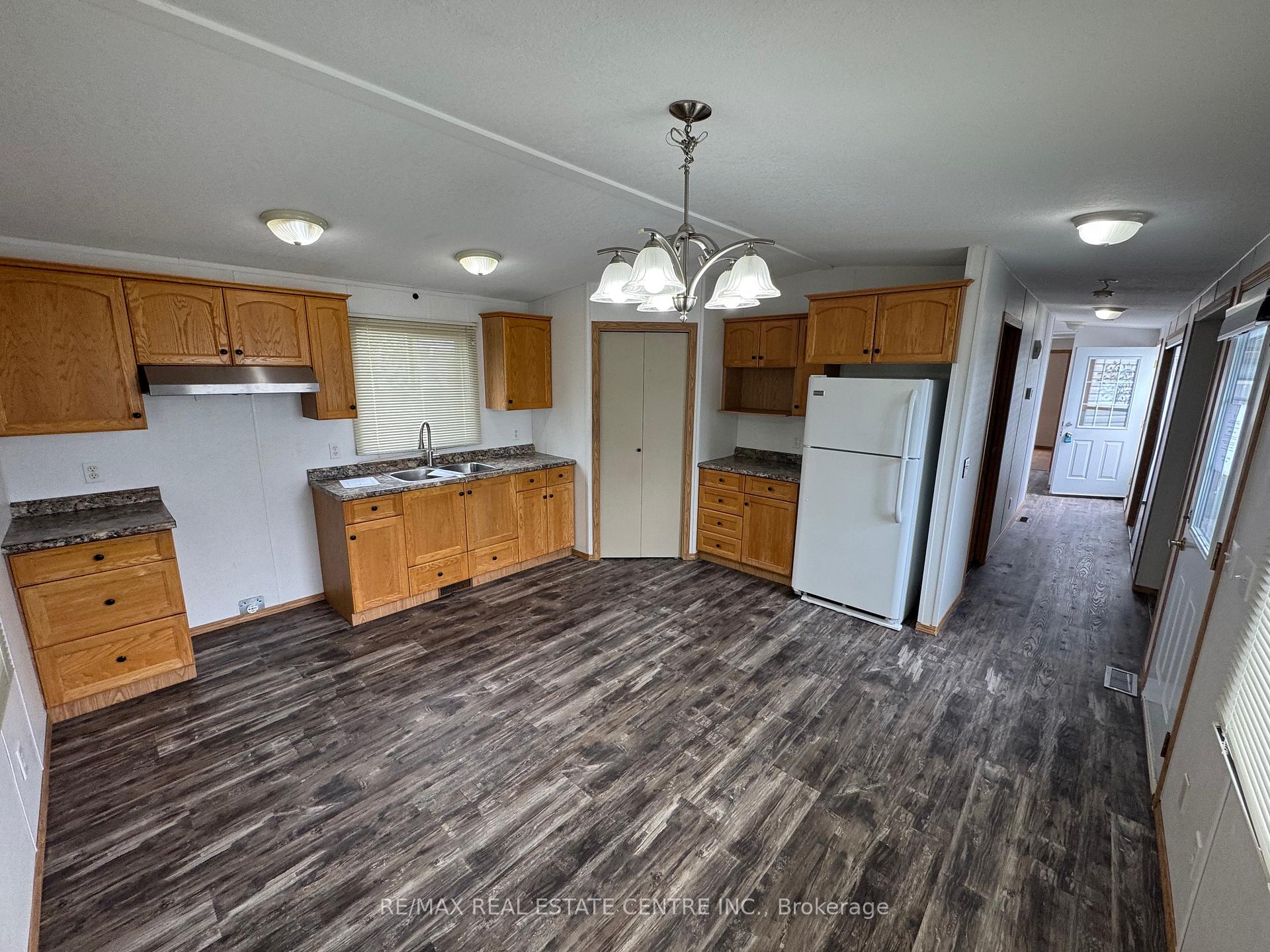 Photo 4 of 35 Water Street, Puslinch, Morriston — HOMEH