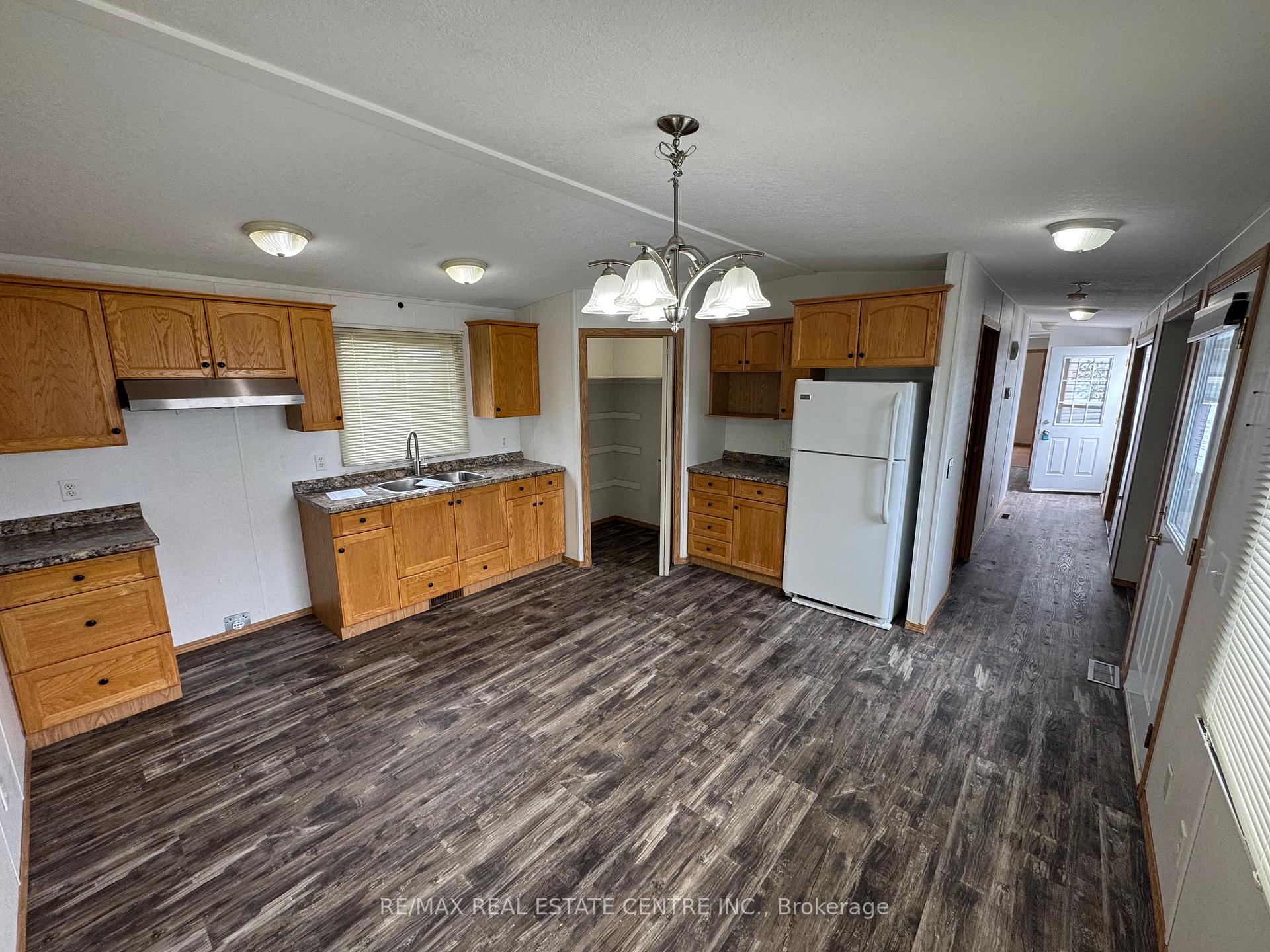 Photo 5 of 35 Water Street, Puslinch, Morriston — HOMEH