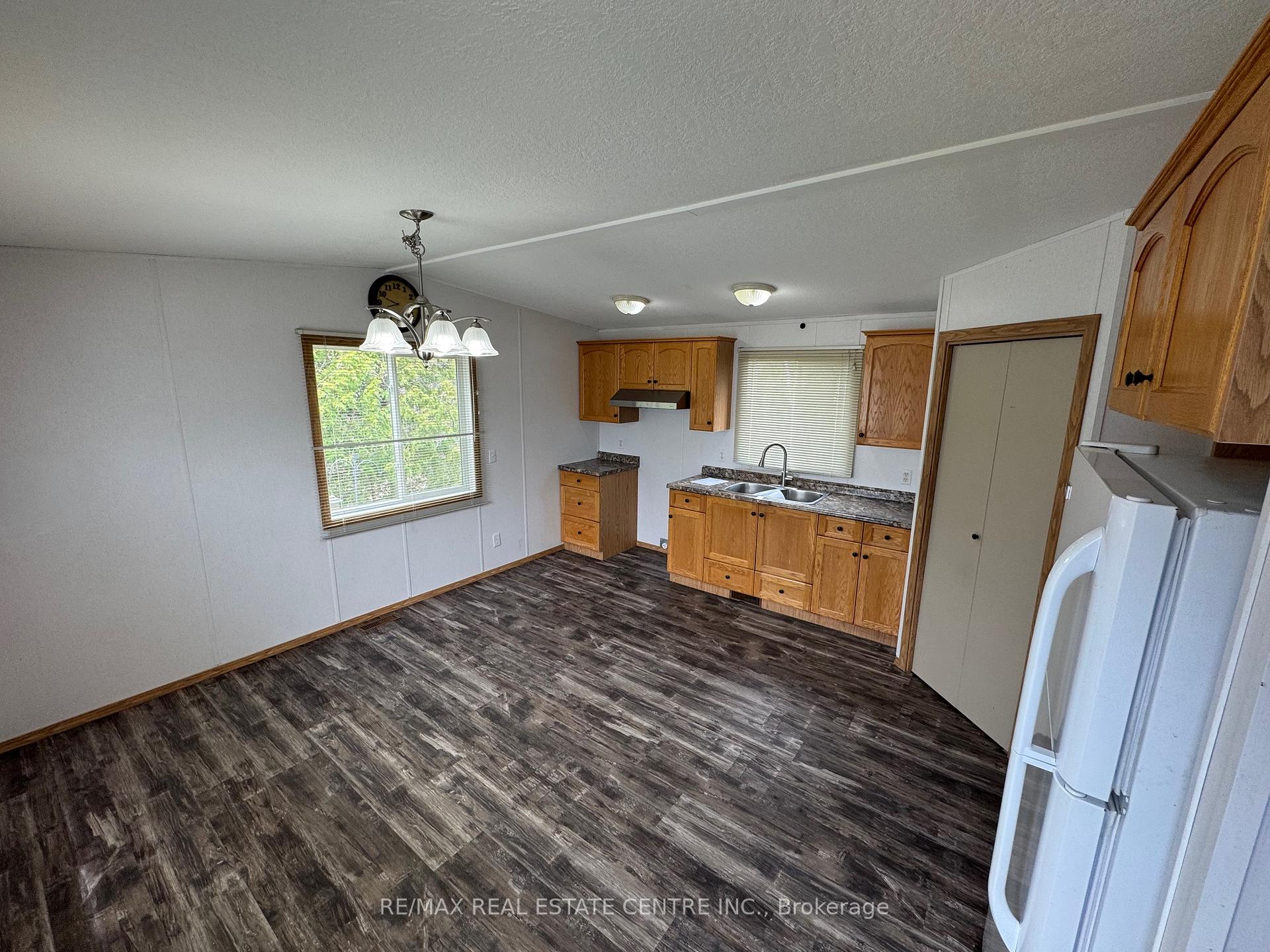 Photo 6 of 35 Water Street, Puslinch, Morriston — HOMEH
