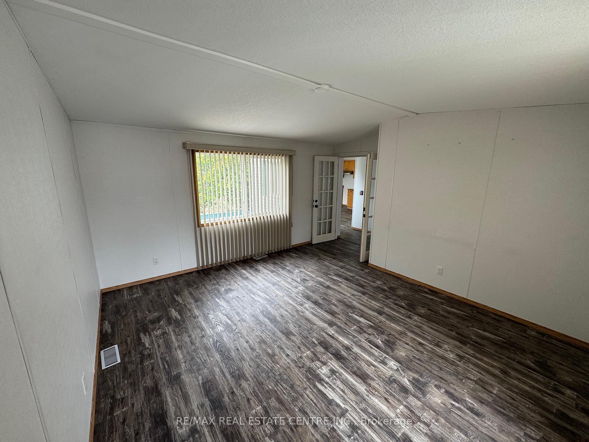 Photo 9 of 35 Water Street, Puslinch, Morriston — HOMEH