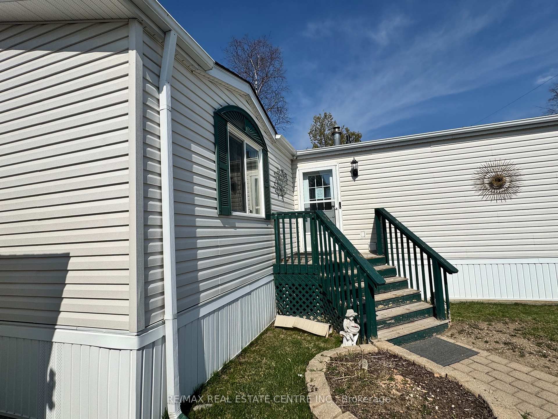 Photo 16 of 35 Water Street, Puslinch, Morriston — HOMEH