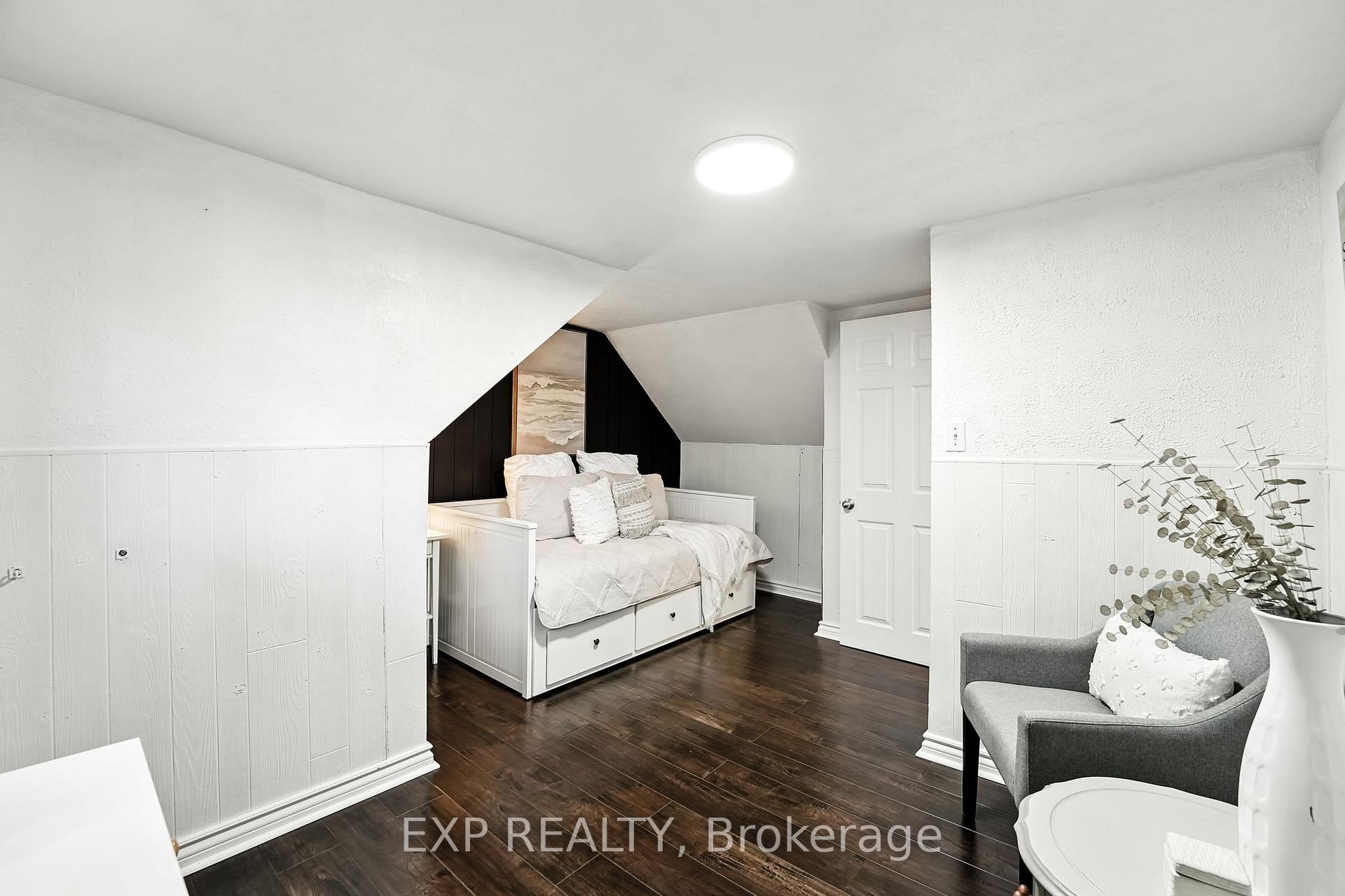 Photo 32 of 1044 King Street E, Oshawa, Eastdale — HOMEH