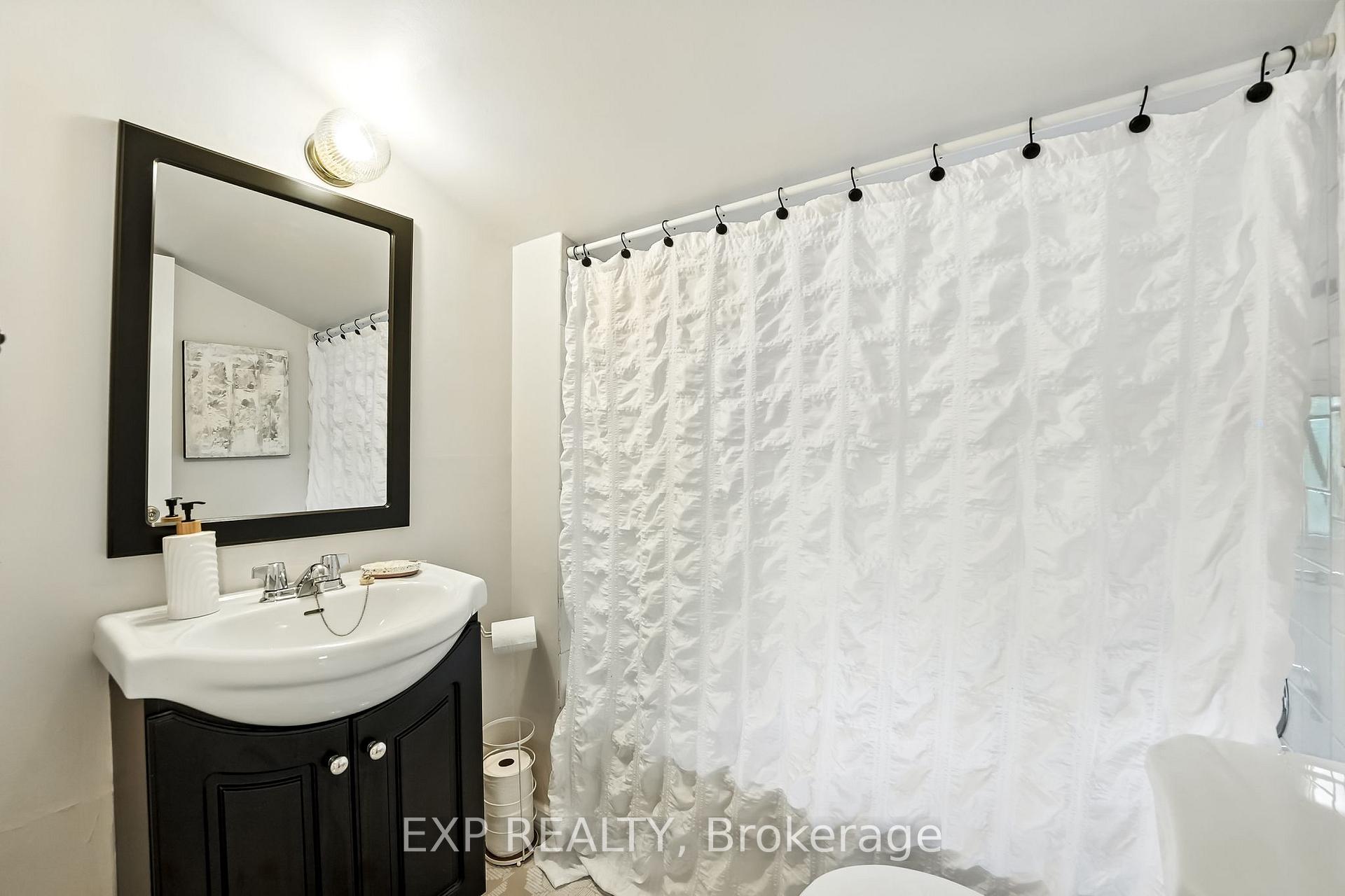 Photo 33 of 1044 King Street E, Oshawa, Eastdale — HOMEH