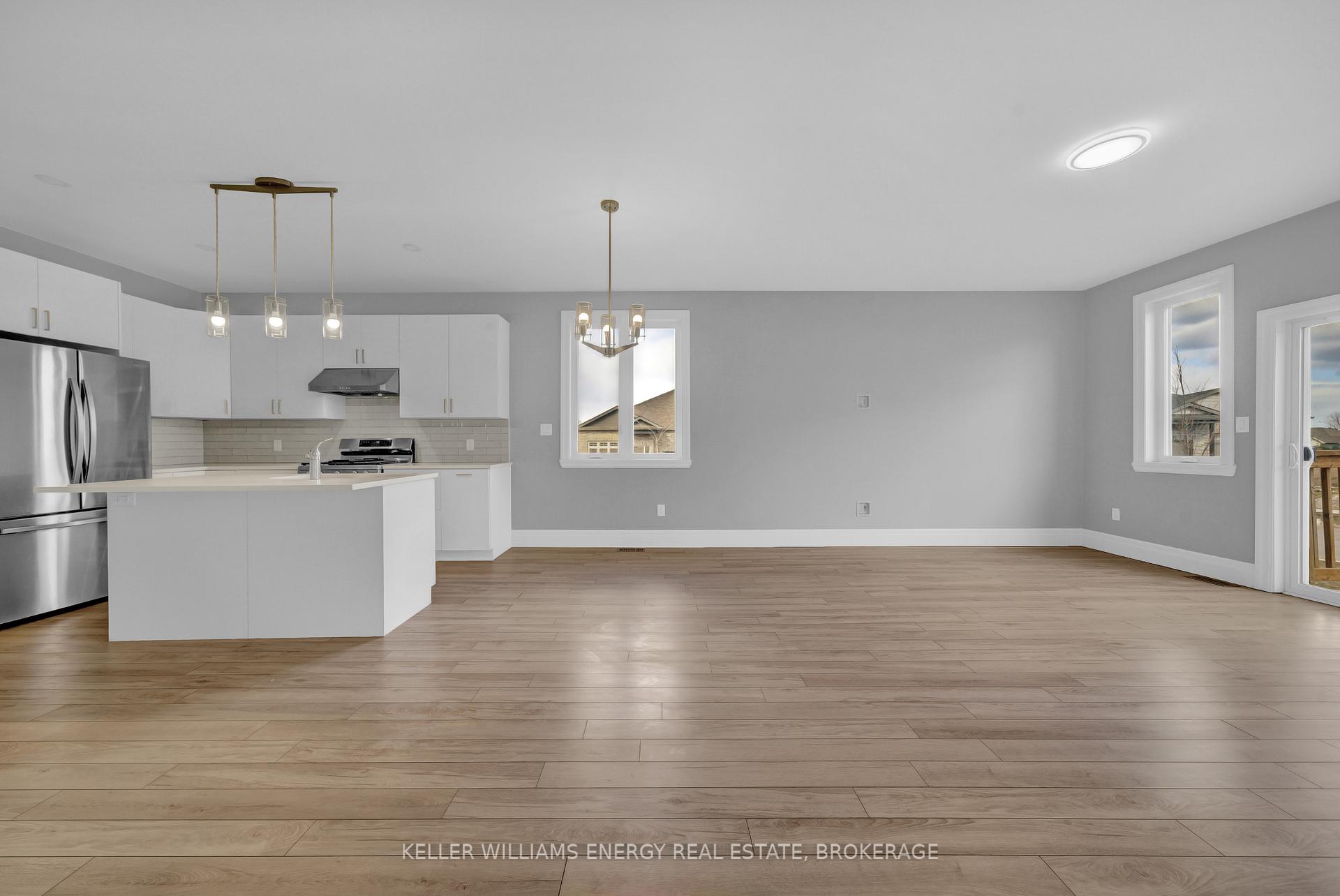 Photo 4 of 82 Markland Avenue, Prince Edward County, Picton Ward — HOMEH